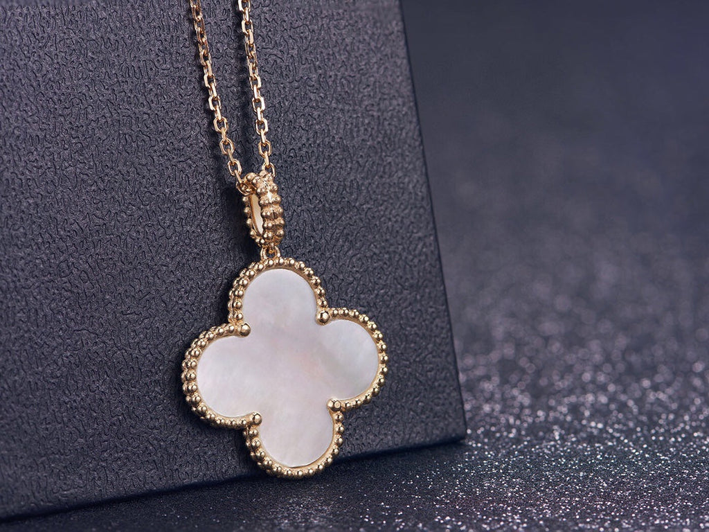CLOVER GOLD NECKLACE