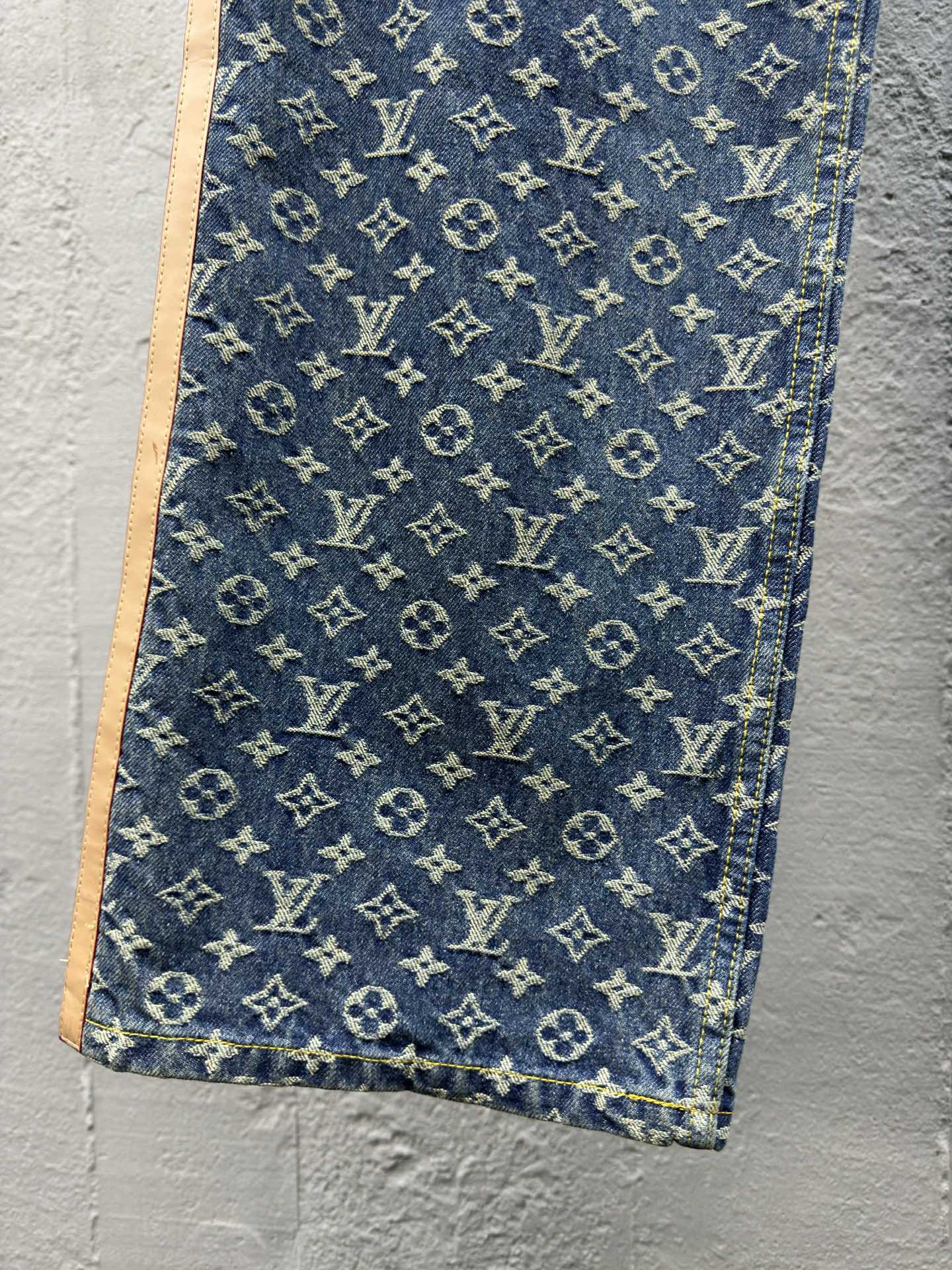 Jacquard full-print seam jeans