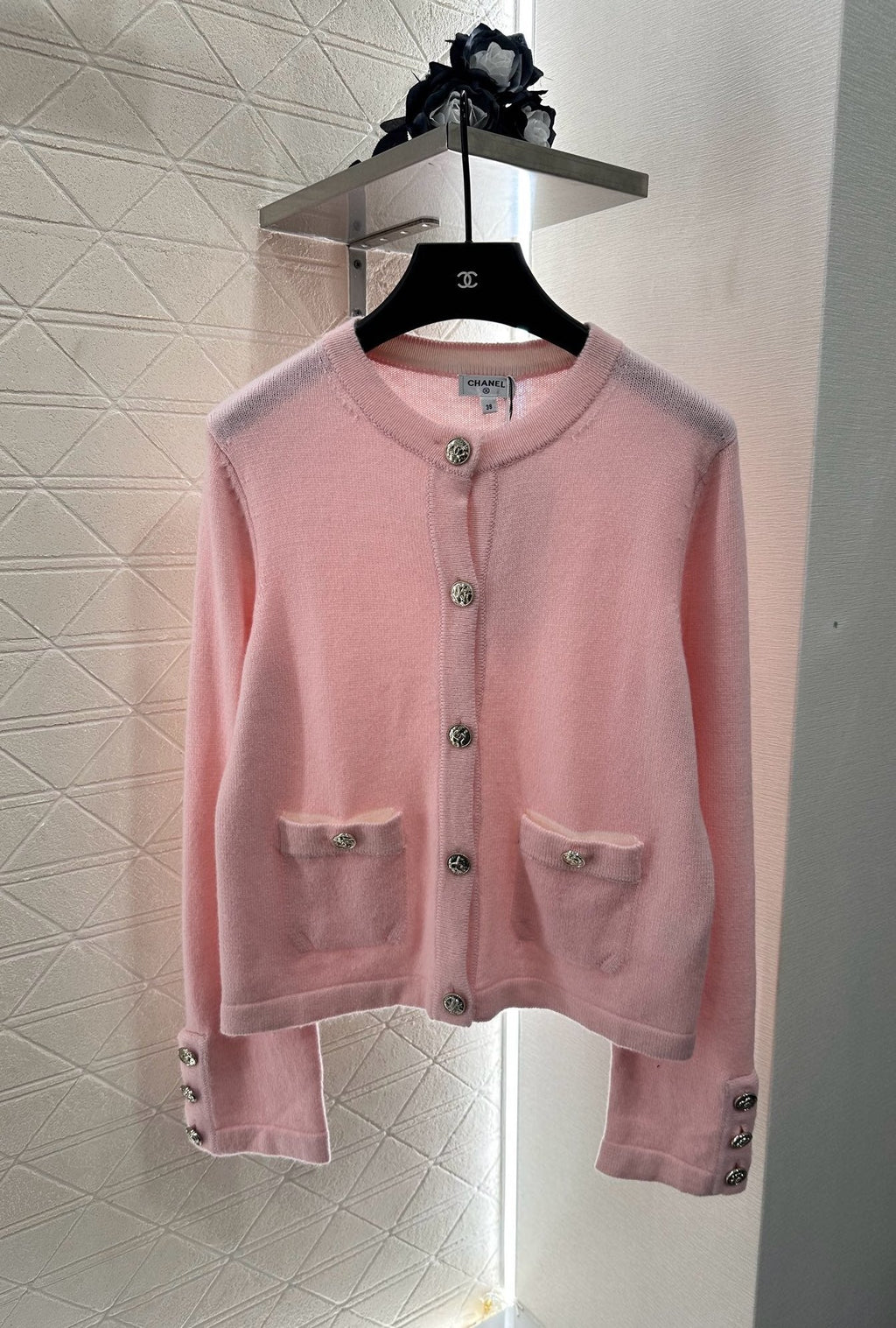Contrast-color knit cardigan