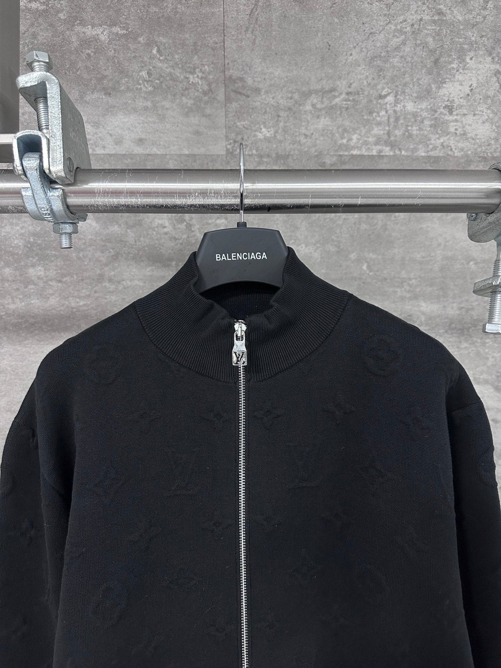 Embossed, stand-collar knitted jacket