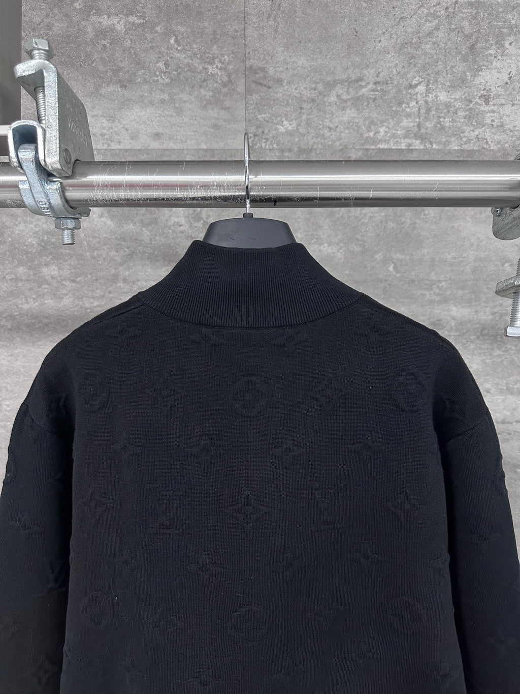 Embossed, stand-collar knitted jacket