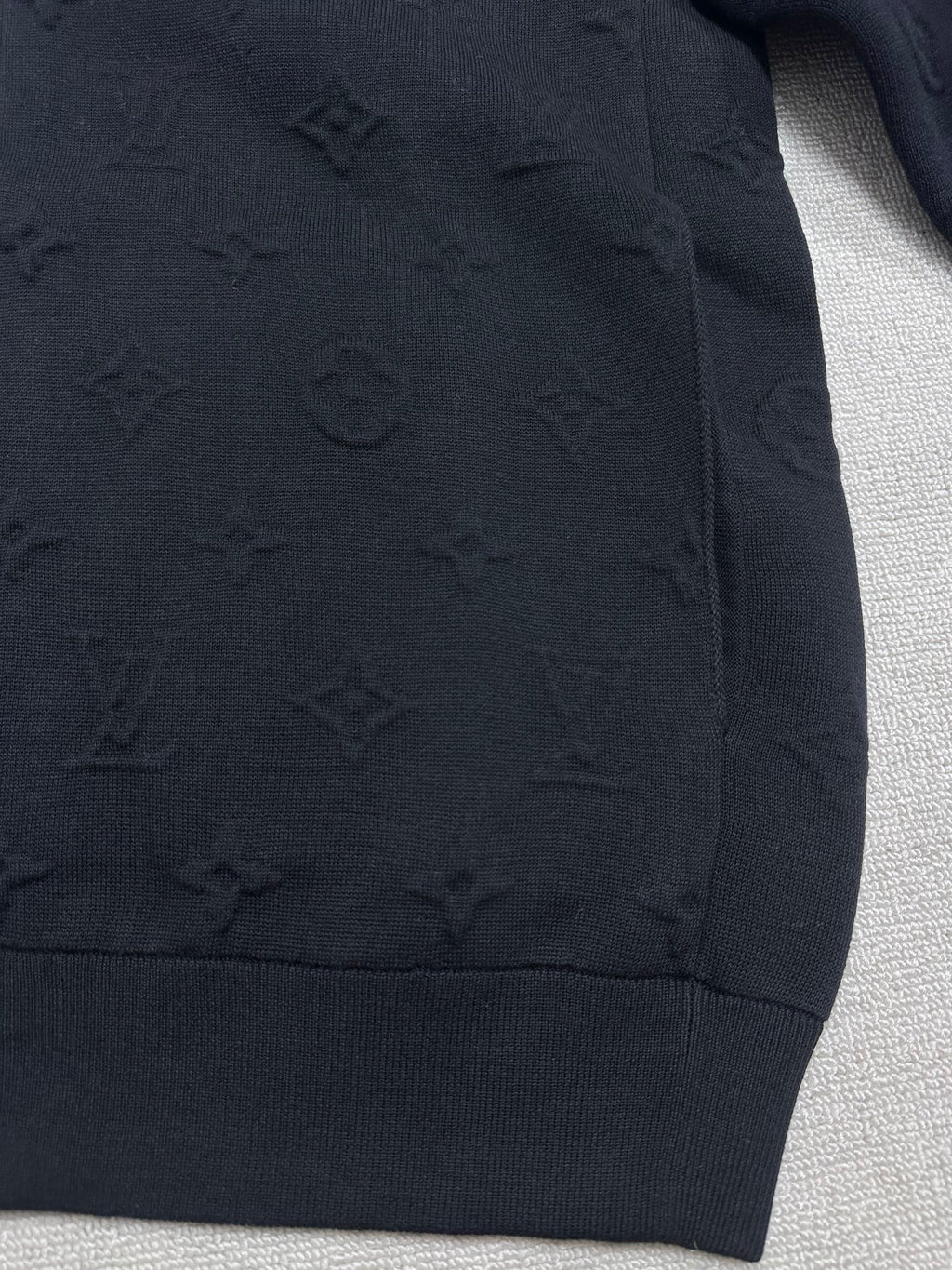 Embossed, stand-collar knitted jacket