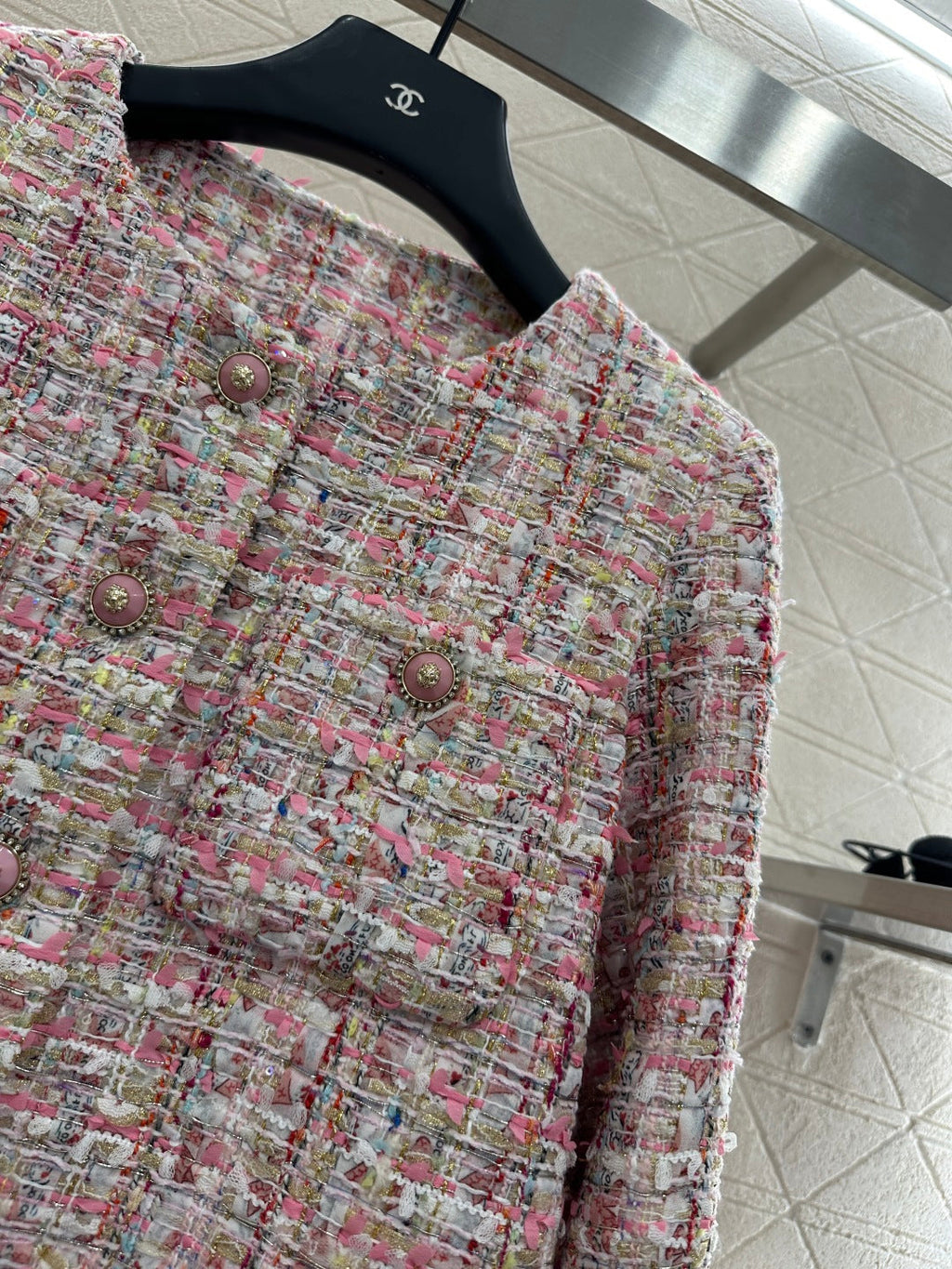 This slubby round-neck dress jacket