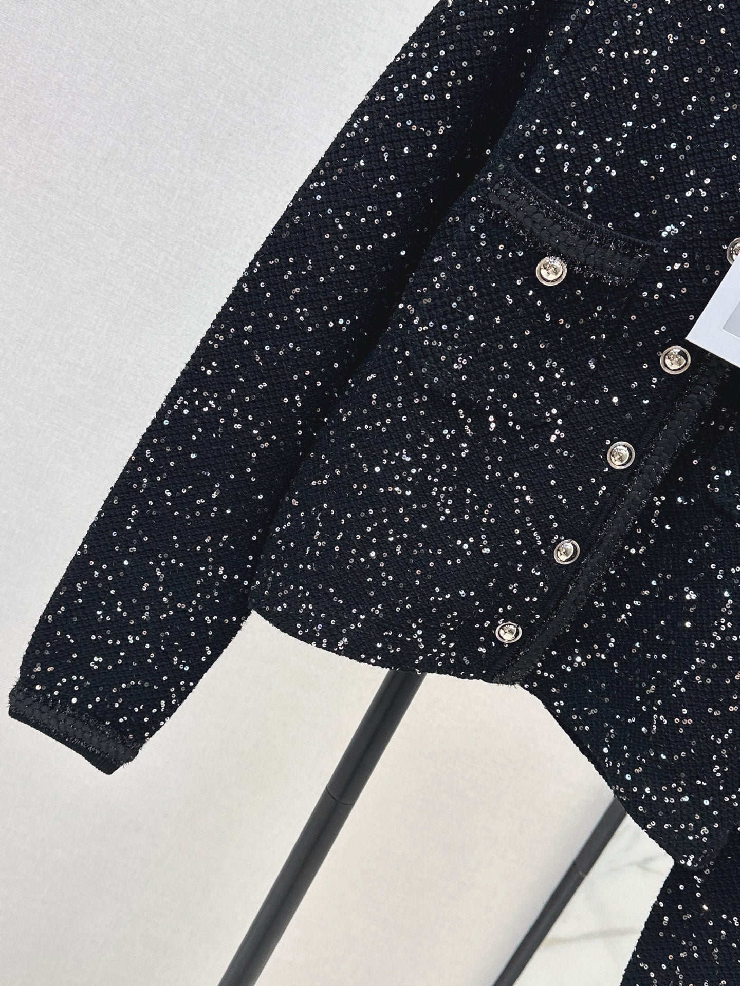 Exquisite sequined short cardigan