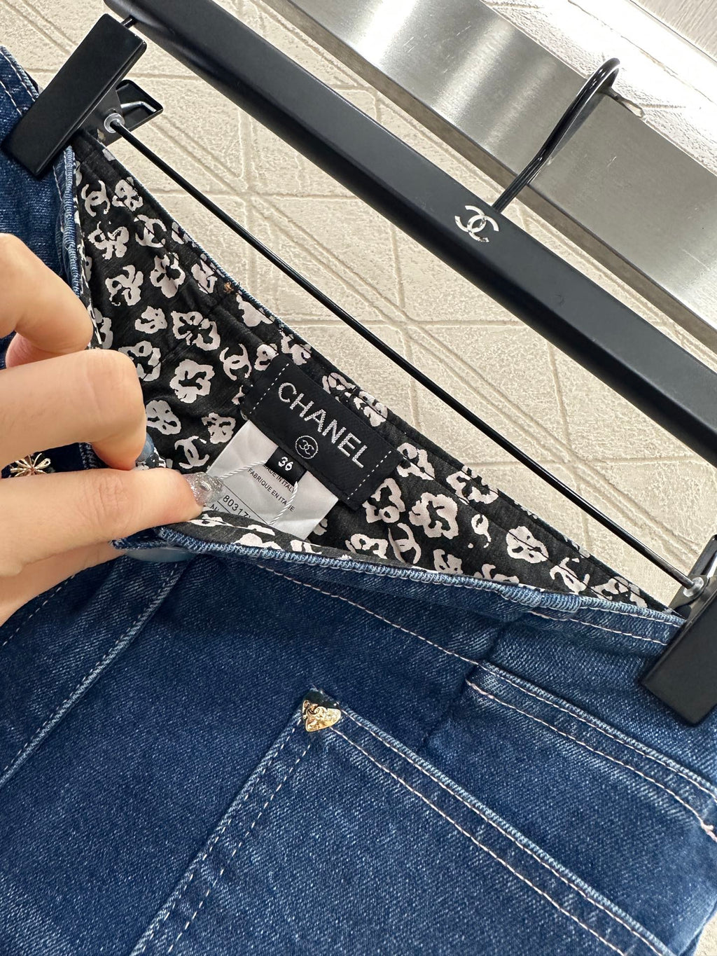 Distressed Stretch Jeans