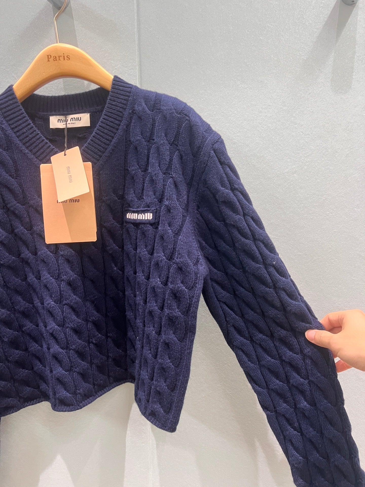 V-neck cable-knit cropped sweater