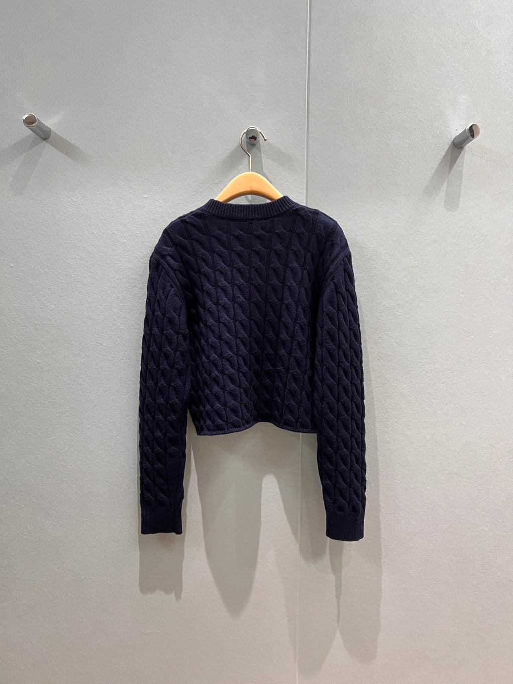 V-neck cable-knit cropped sweater