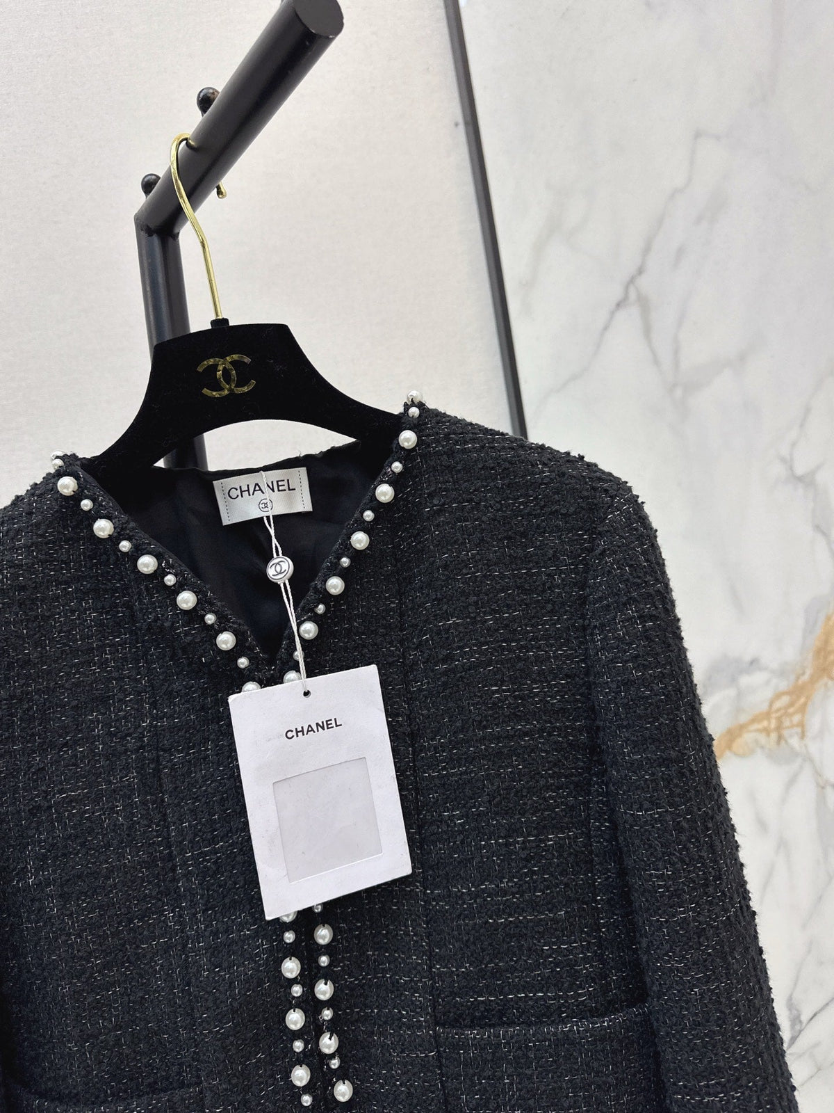 Heavy-duty beaded tweed jacket