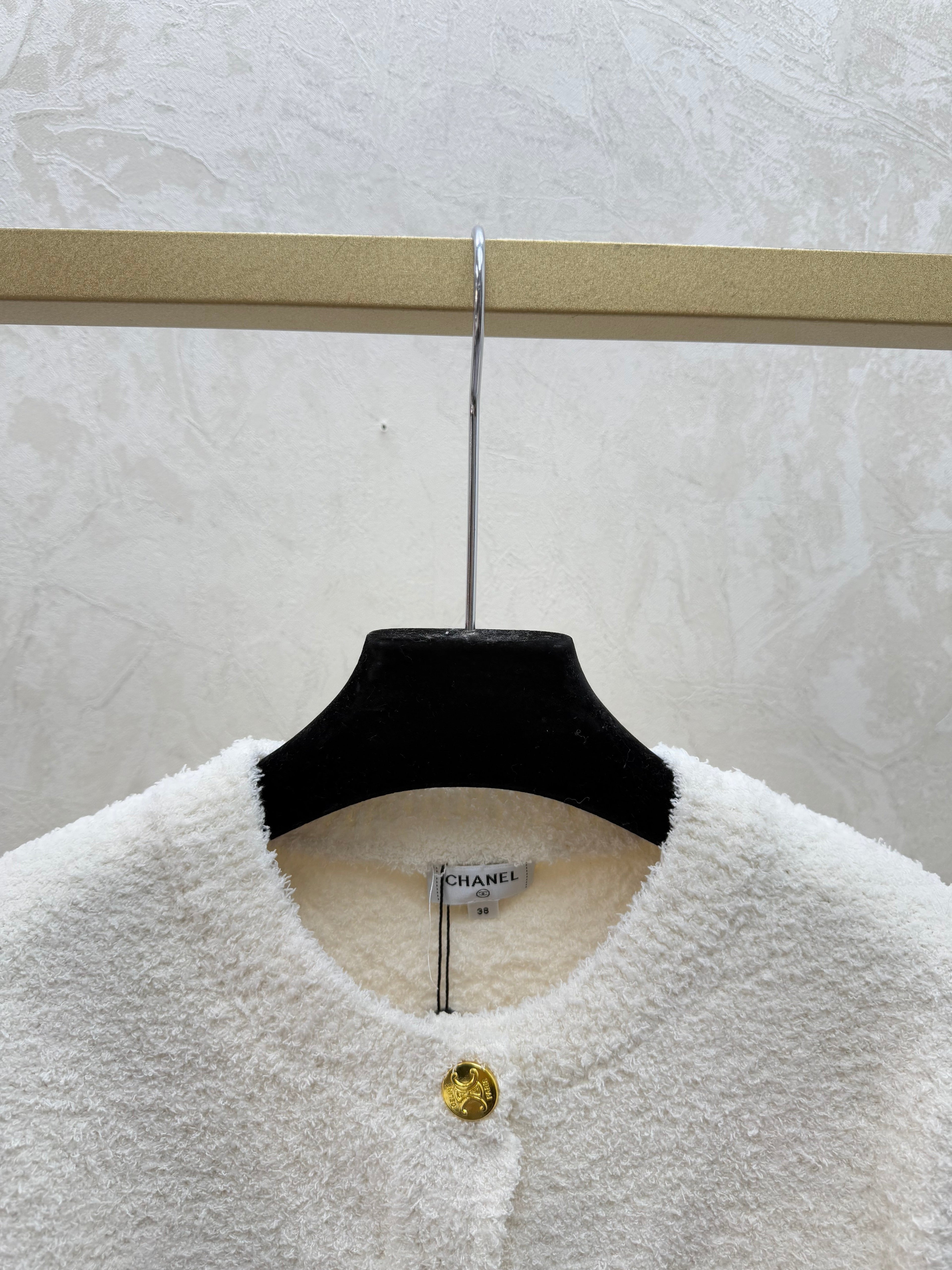 Letter Embroidered Crew Neck Knit Cardigan