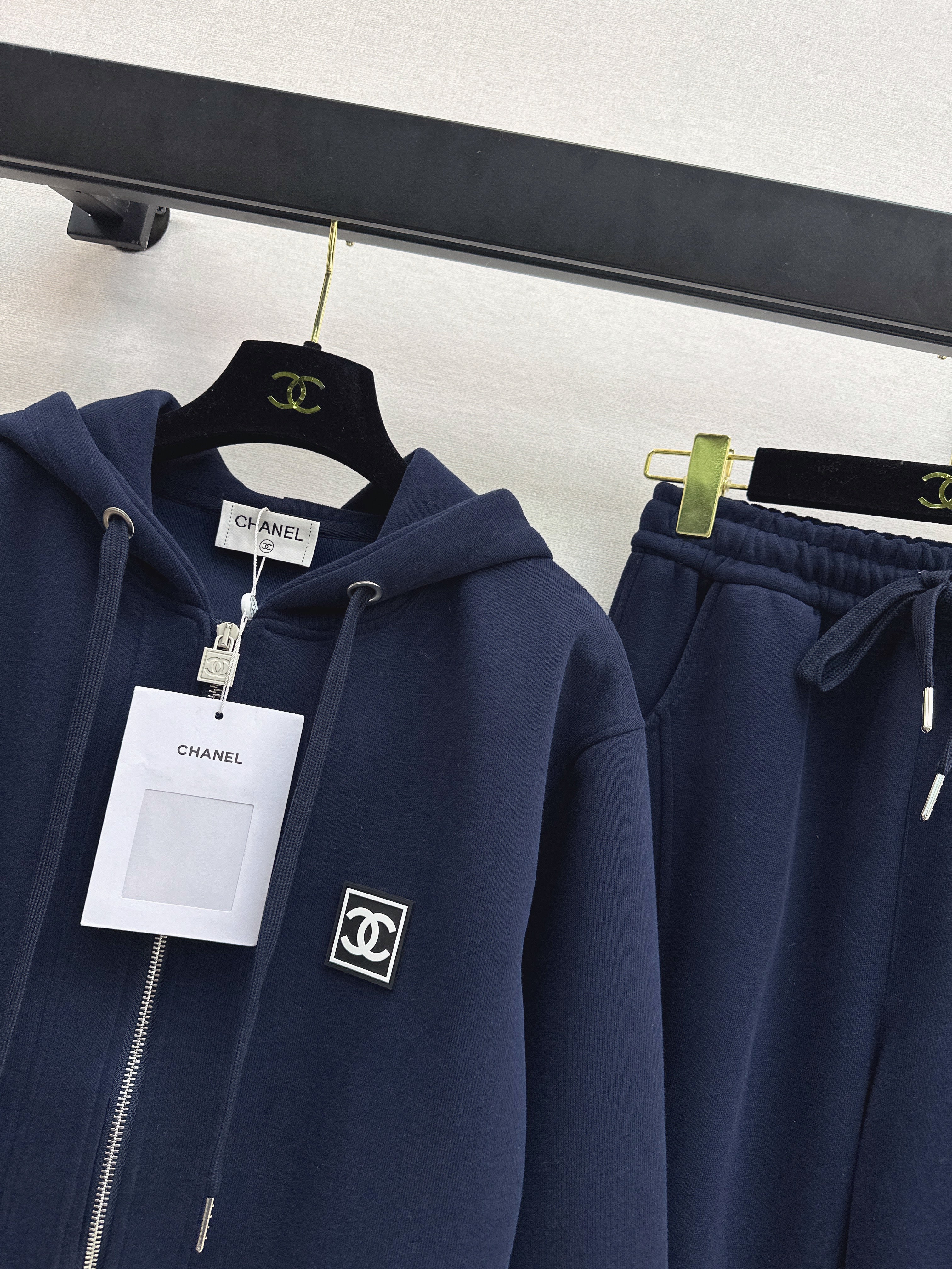 Badge-decorated casual set