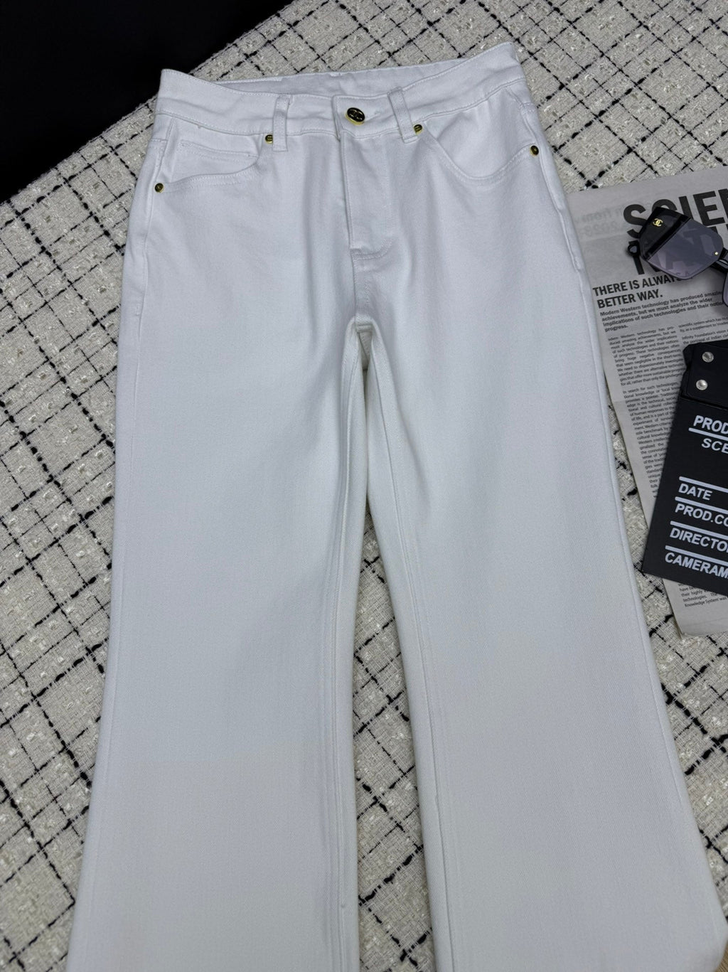 Embroidered Back Pocket Flared Jeans