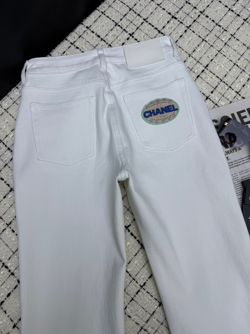 Embroidered Back Pocket Flared Jeans