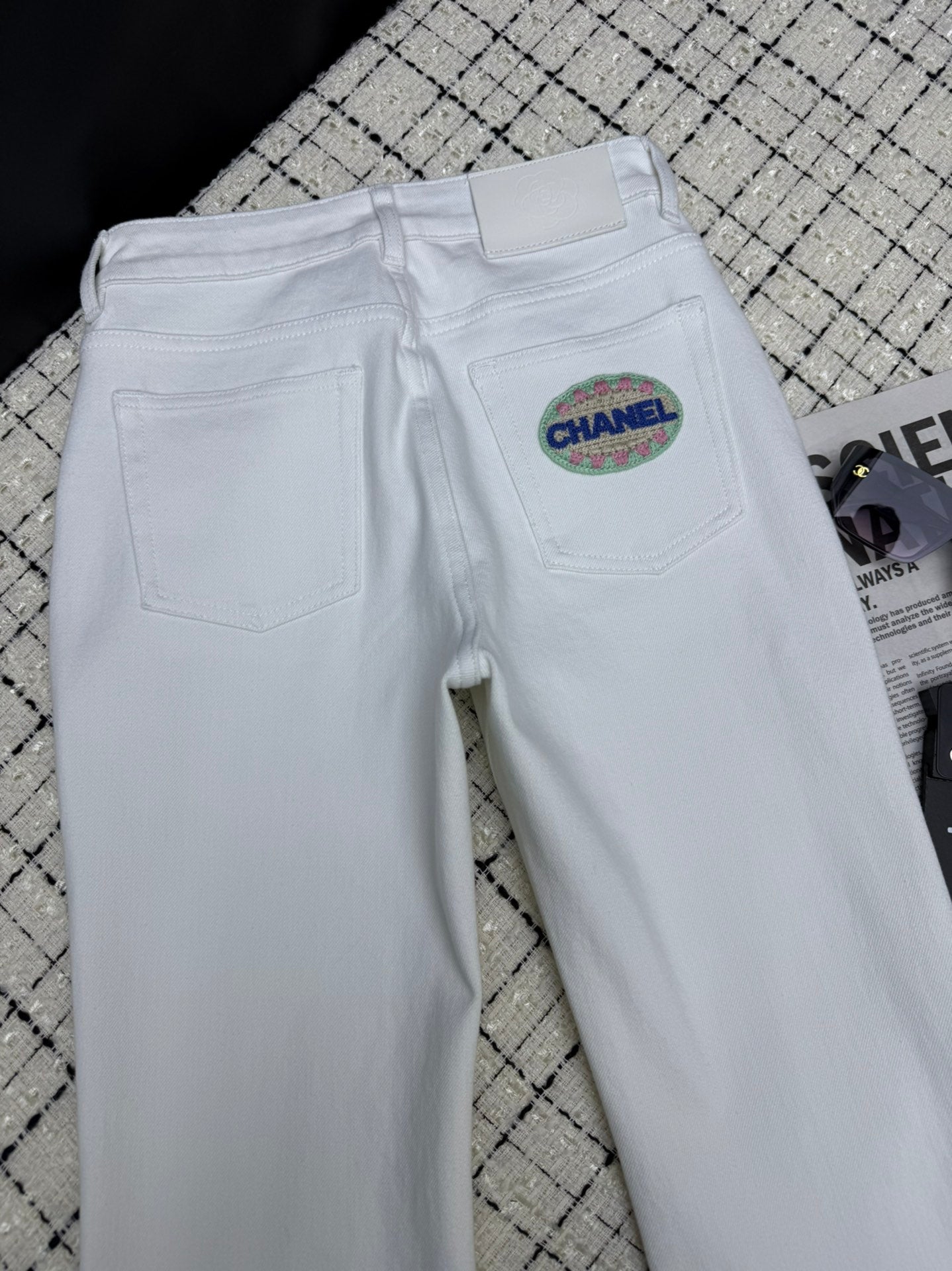 Embroidered Back Pocket Flared Jeans