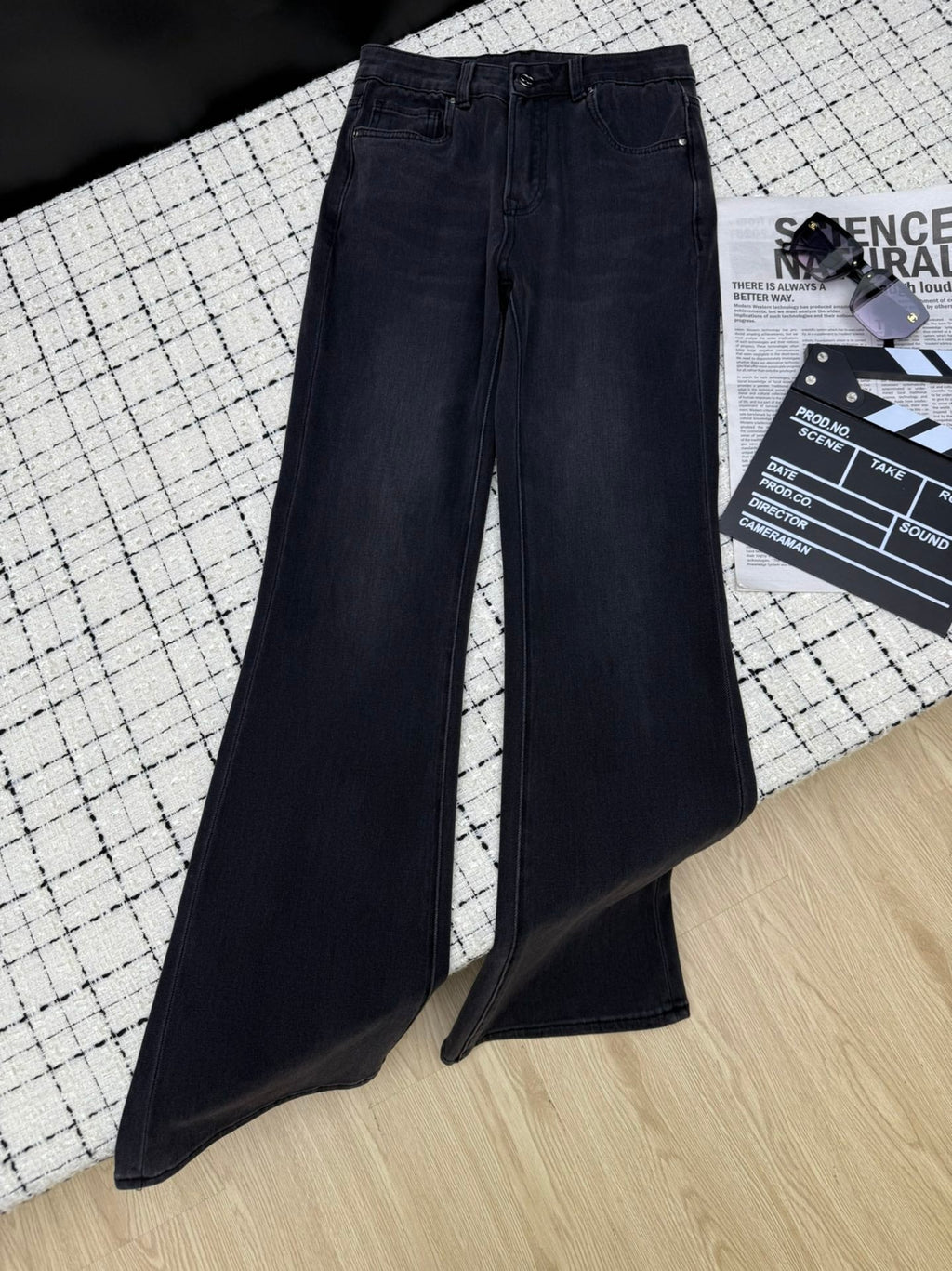 Embroidered Back Pocket Flared Jeans