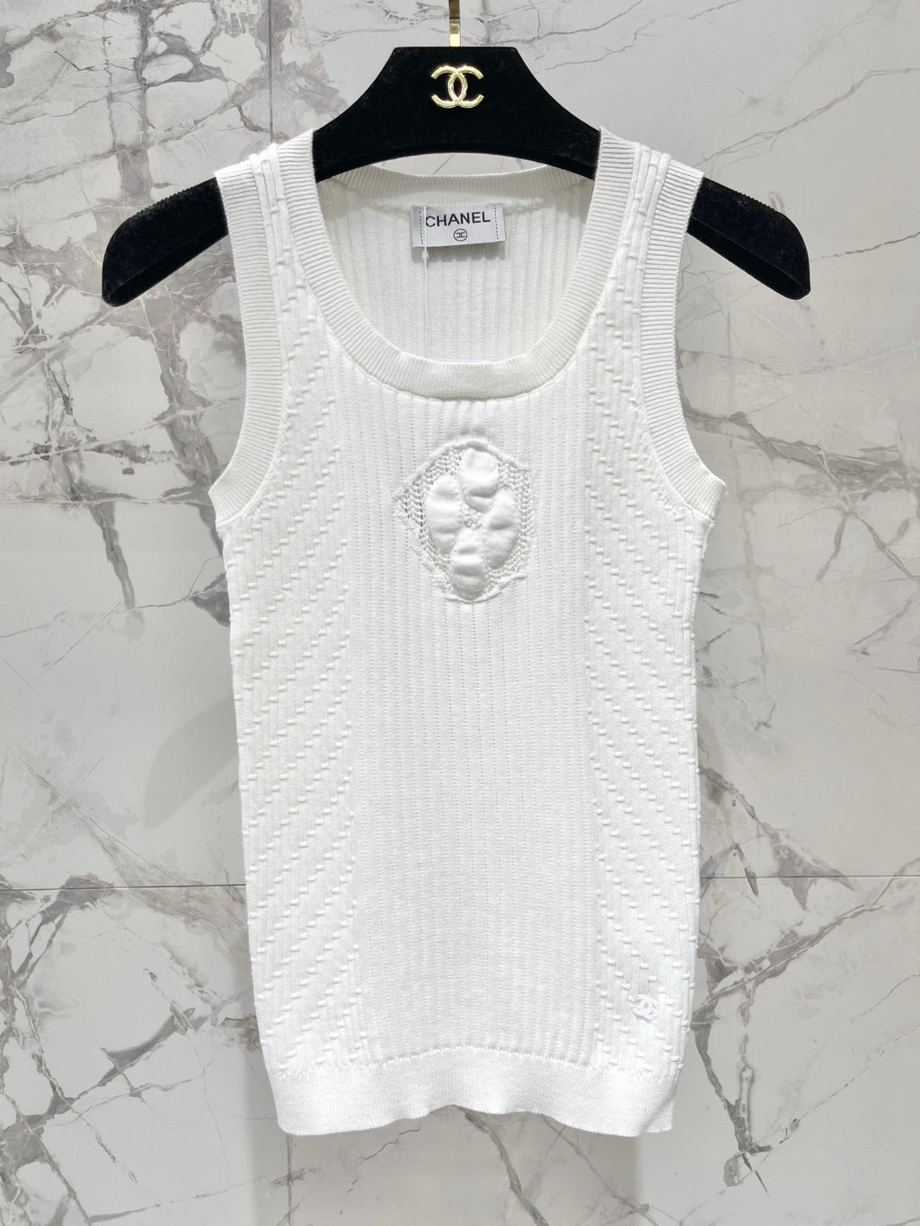 Stretch Fit Diamond Pattern Knit Vest