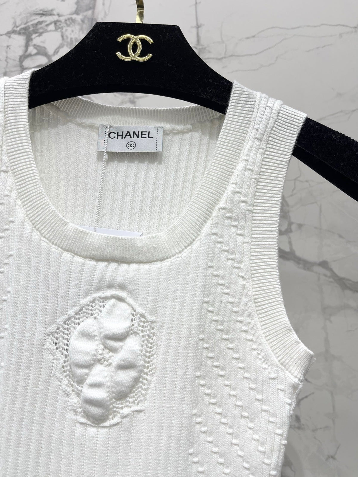 Stretch Fit Diamond Pattern Knit Vest