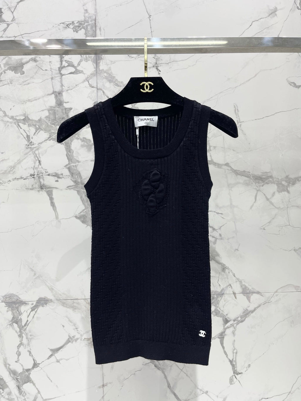 Stretch Fit Diamond Pattern Knit Vest