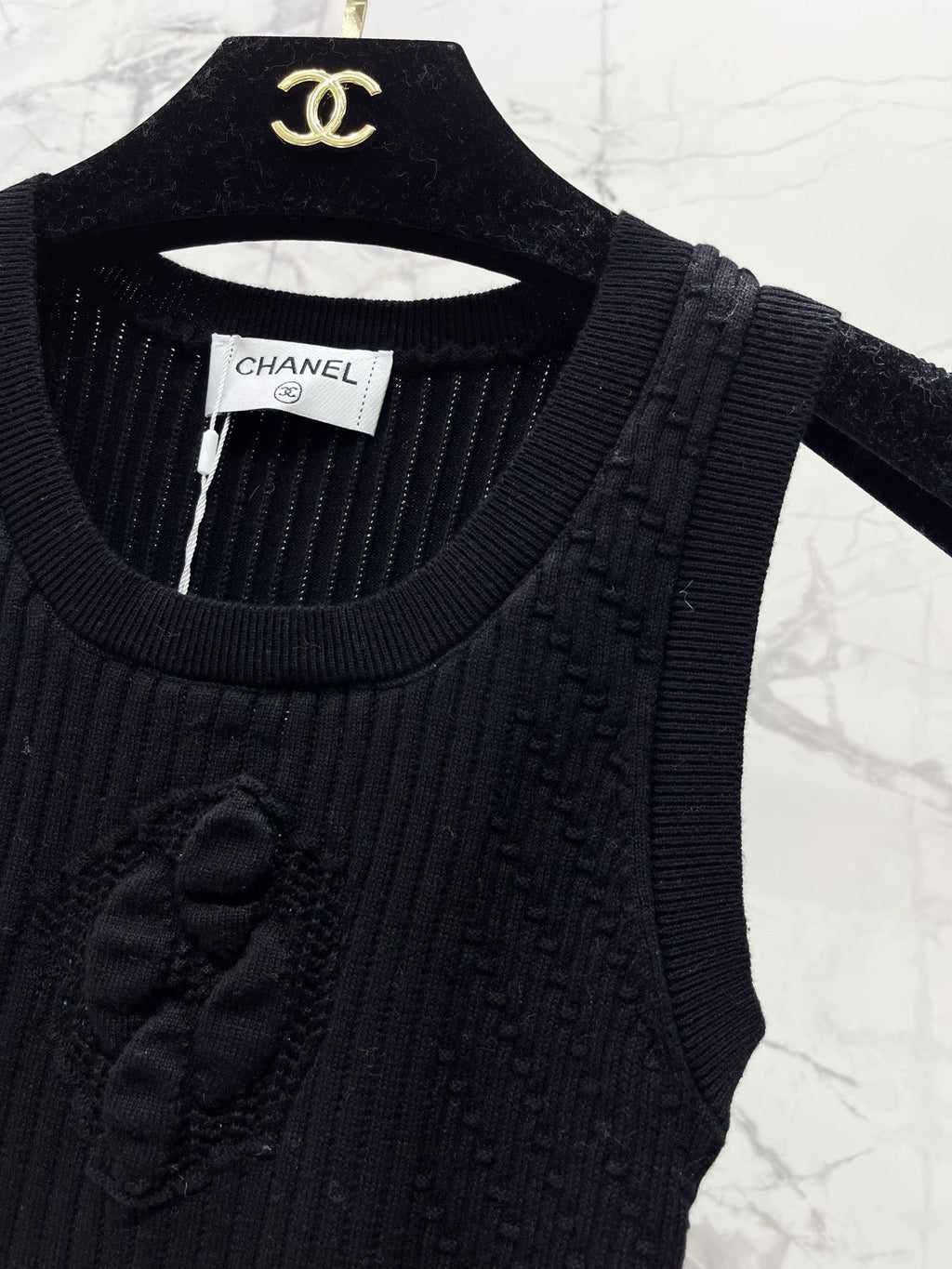 Stretch Fit Diamond Pattern Knit Vest