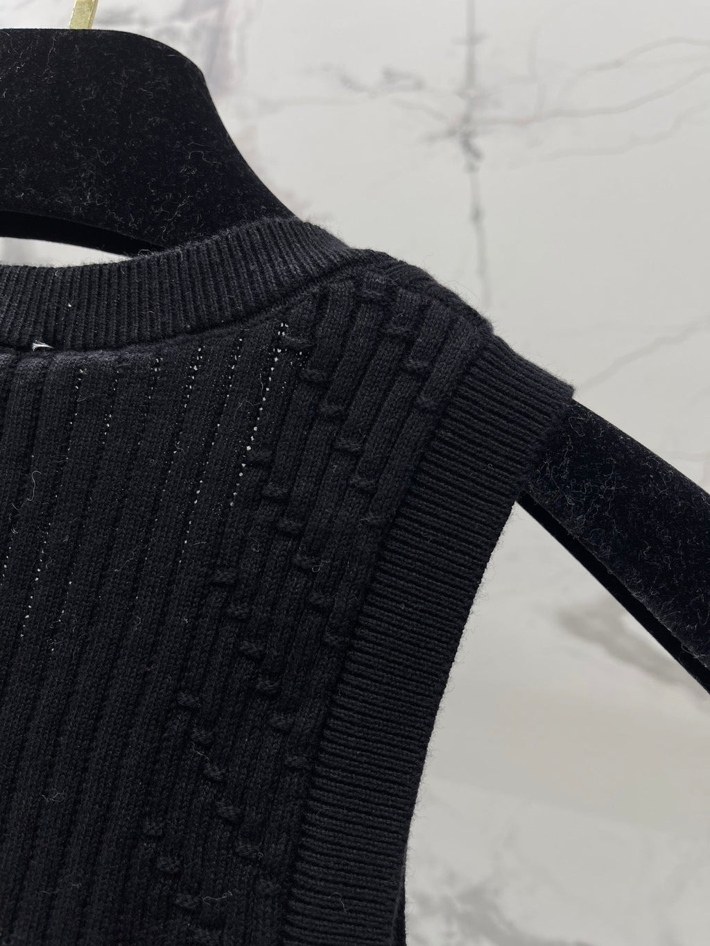 Stretch Fit Diamond Pattern Knit Vest