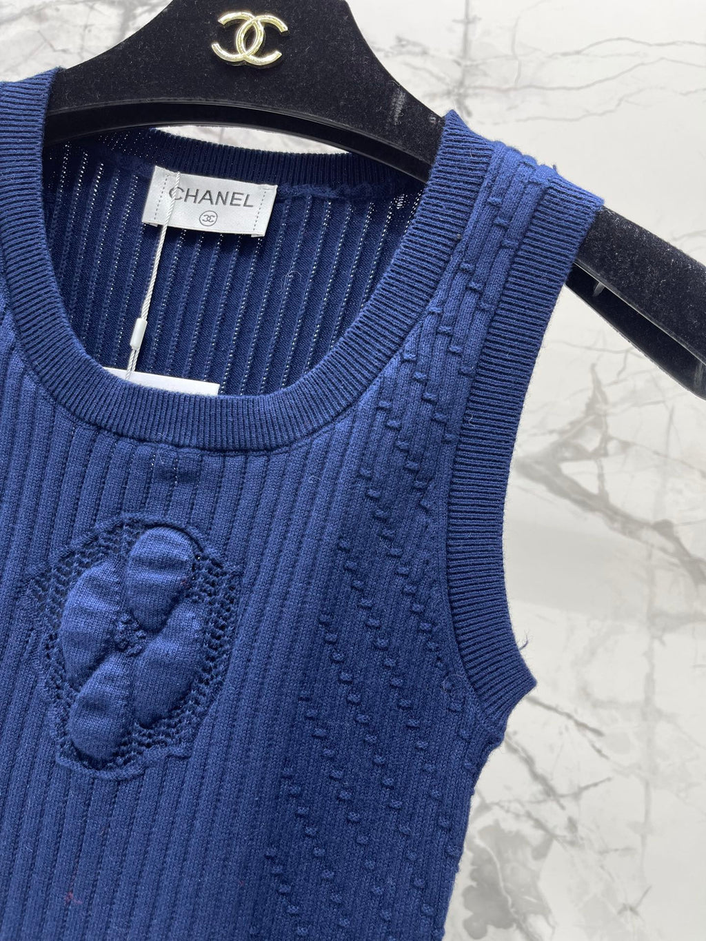 Stretch Fit Diamond Pattern Knit Vest