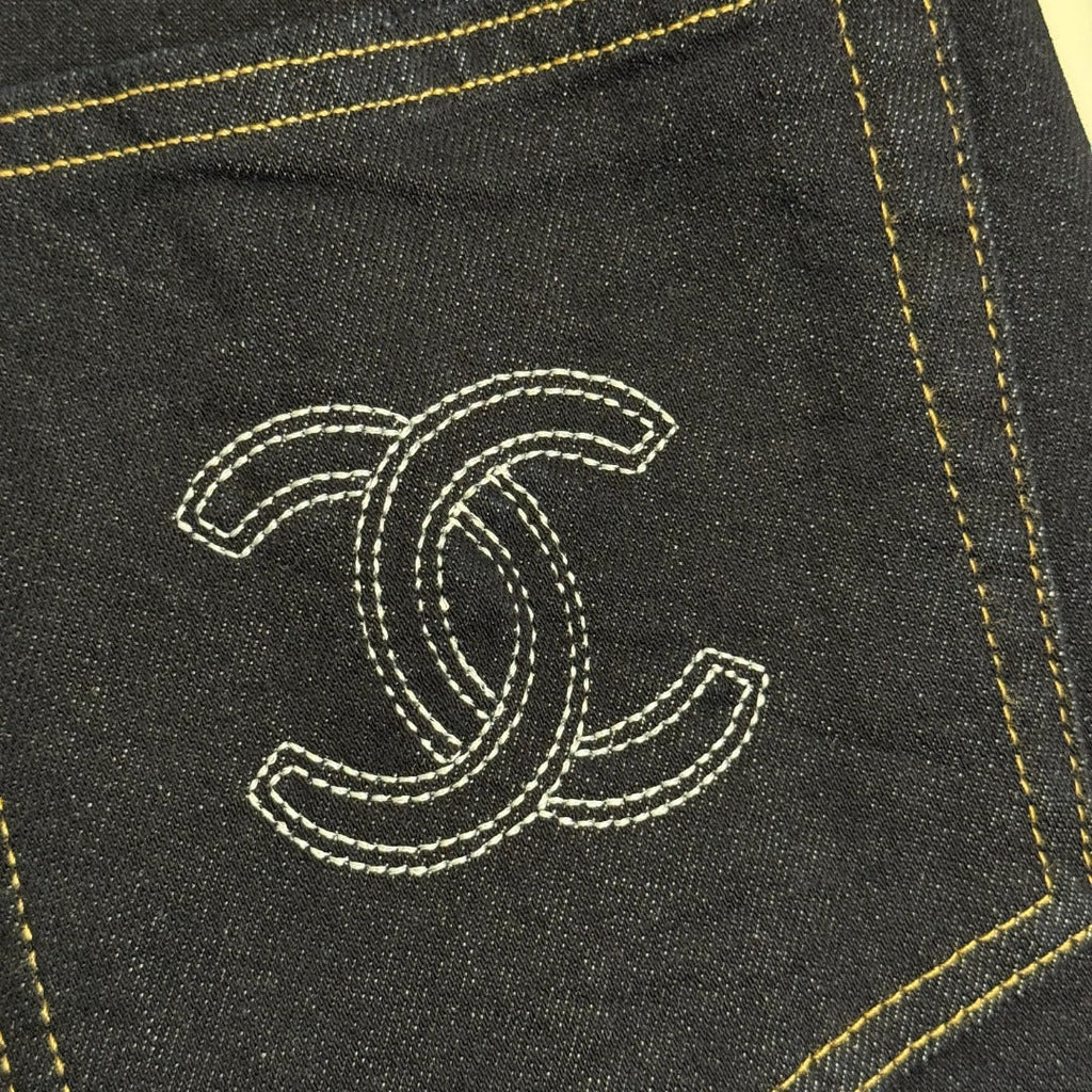 High-waisted straight-leg jeans