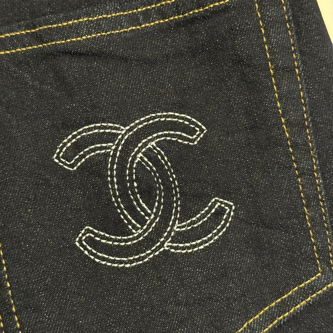 High-waisted straight-leg jeans