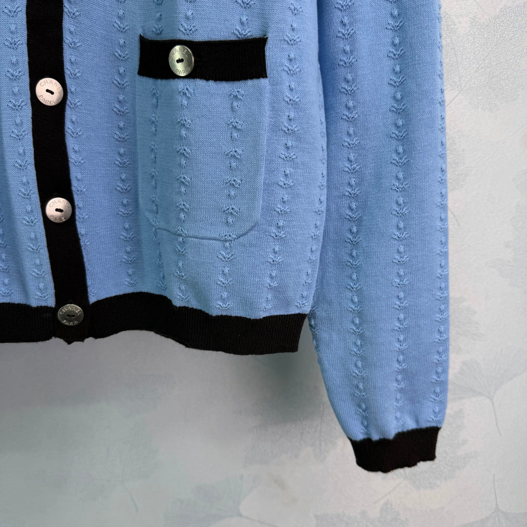 V-neck cardigan