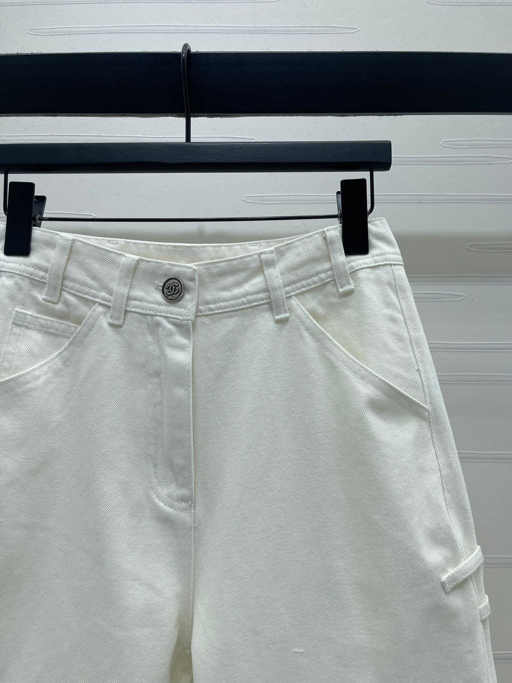 Vintage-style high-waisted jeans