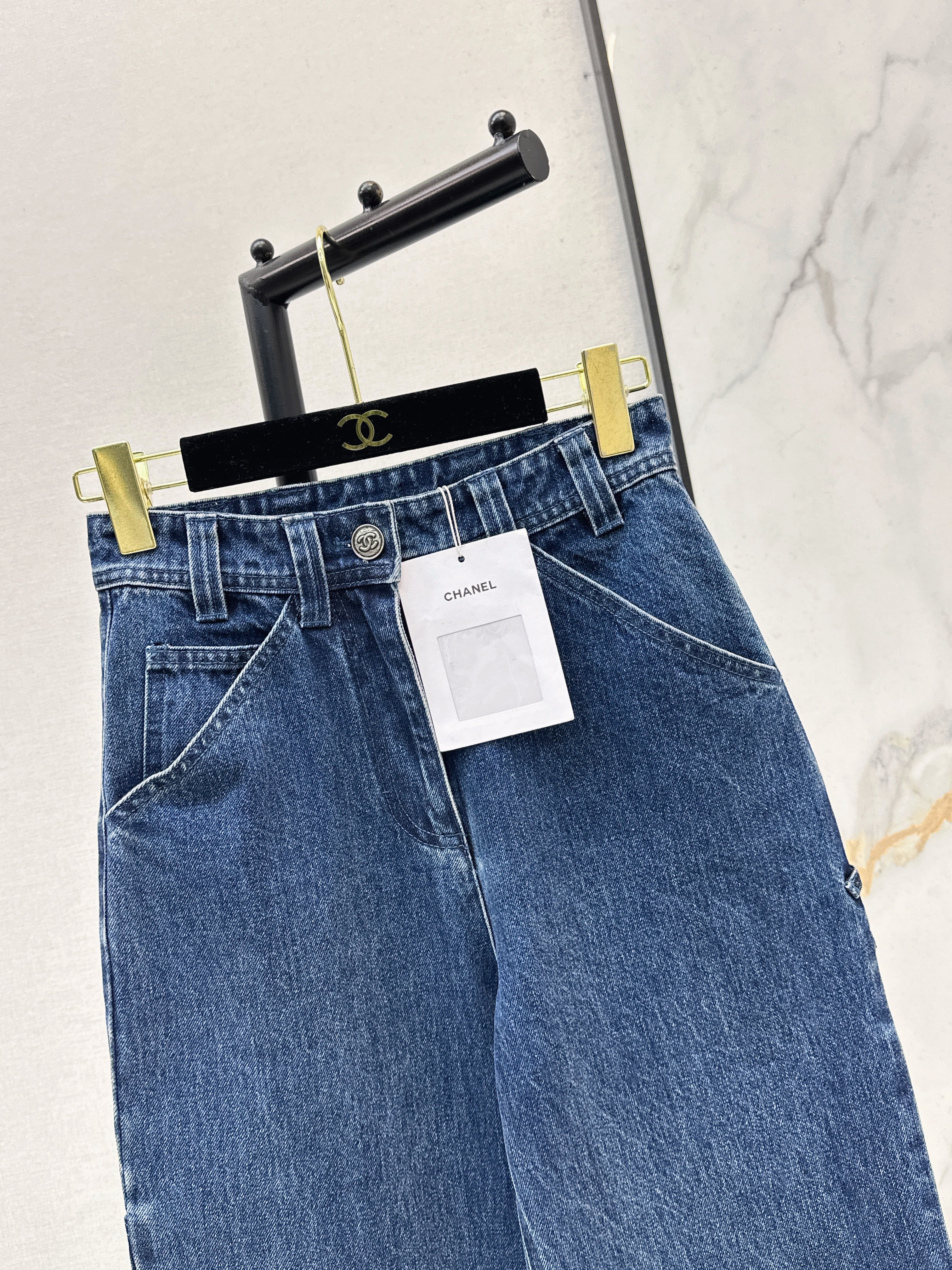 Side-pocket jeans