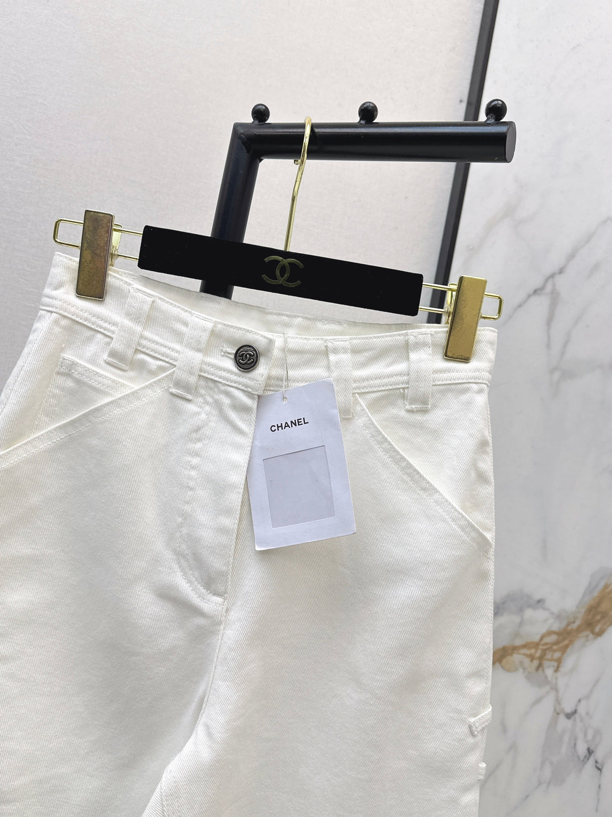Side-pocket jeans