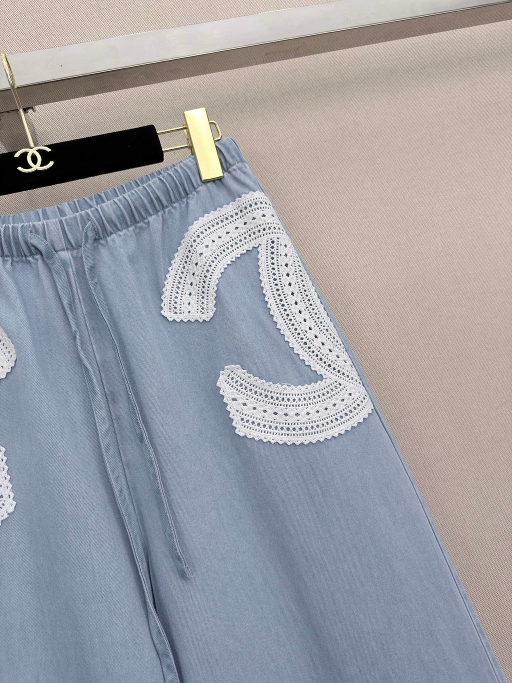 26SS New Arrival: Cutout Elastic-Waist Wide-Leg Denim Pants