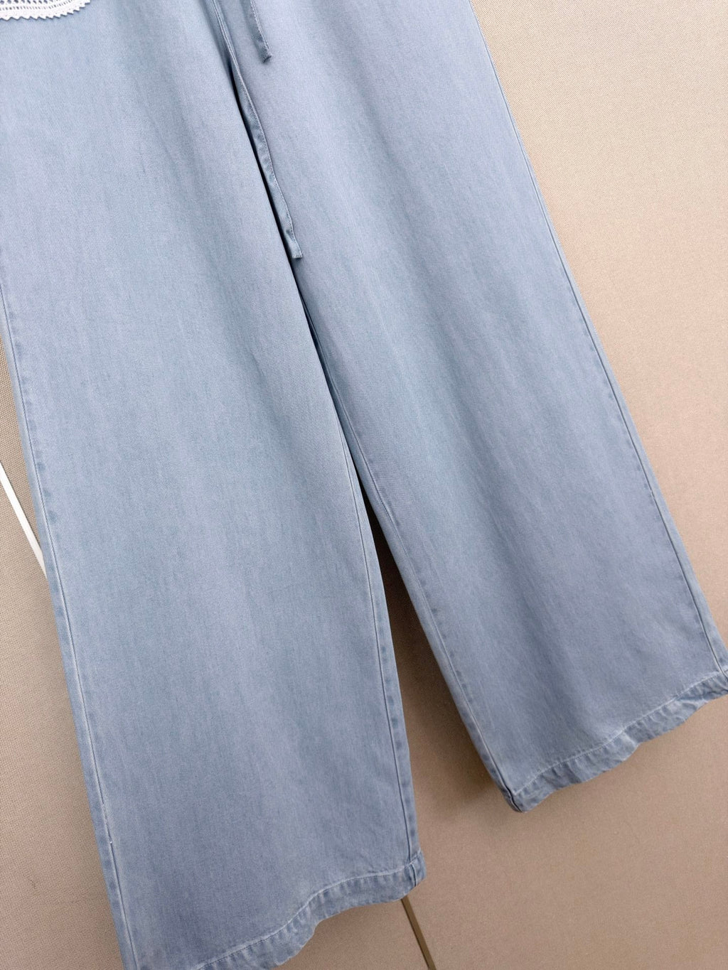 26SS New Arrival: Cutout Elastic-Waist Wide-Leg Denim Pants