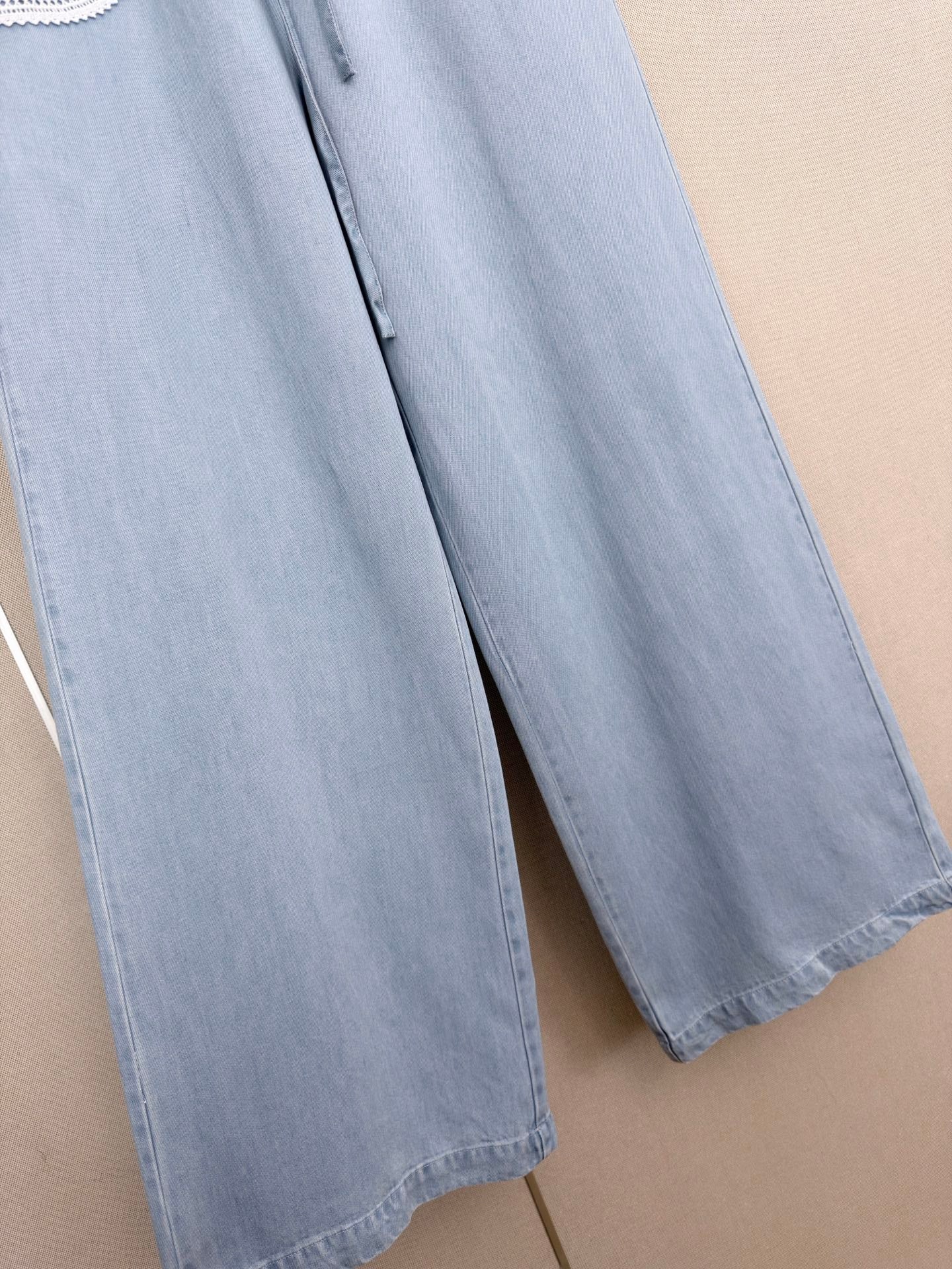 26SS New Arrival: Cutout Elastic-Waist Wide-Leg Denim Pants
