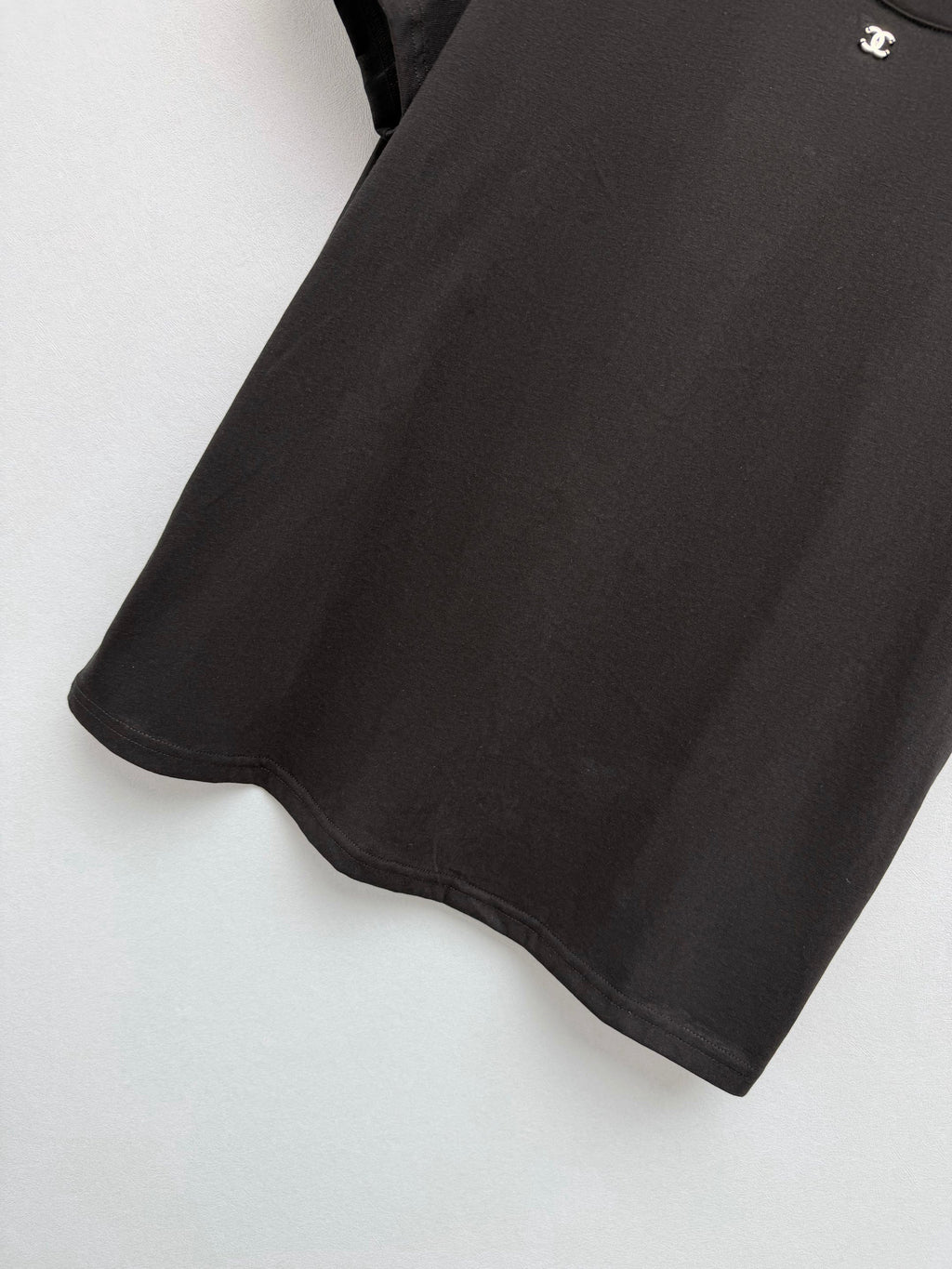 26 New Style: Short-Sleeve T-Shirt with Lace Cutout Back