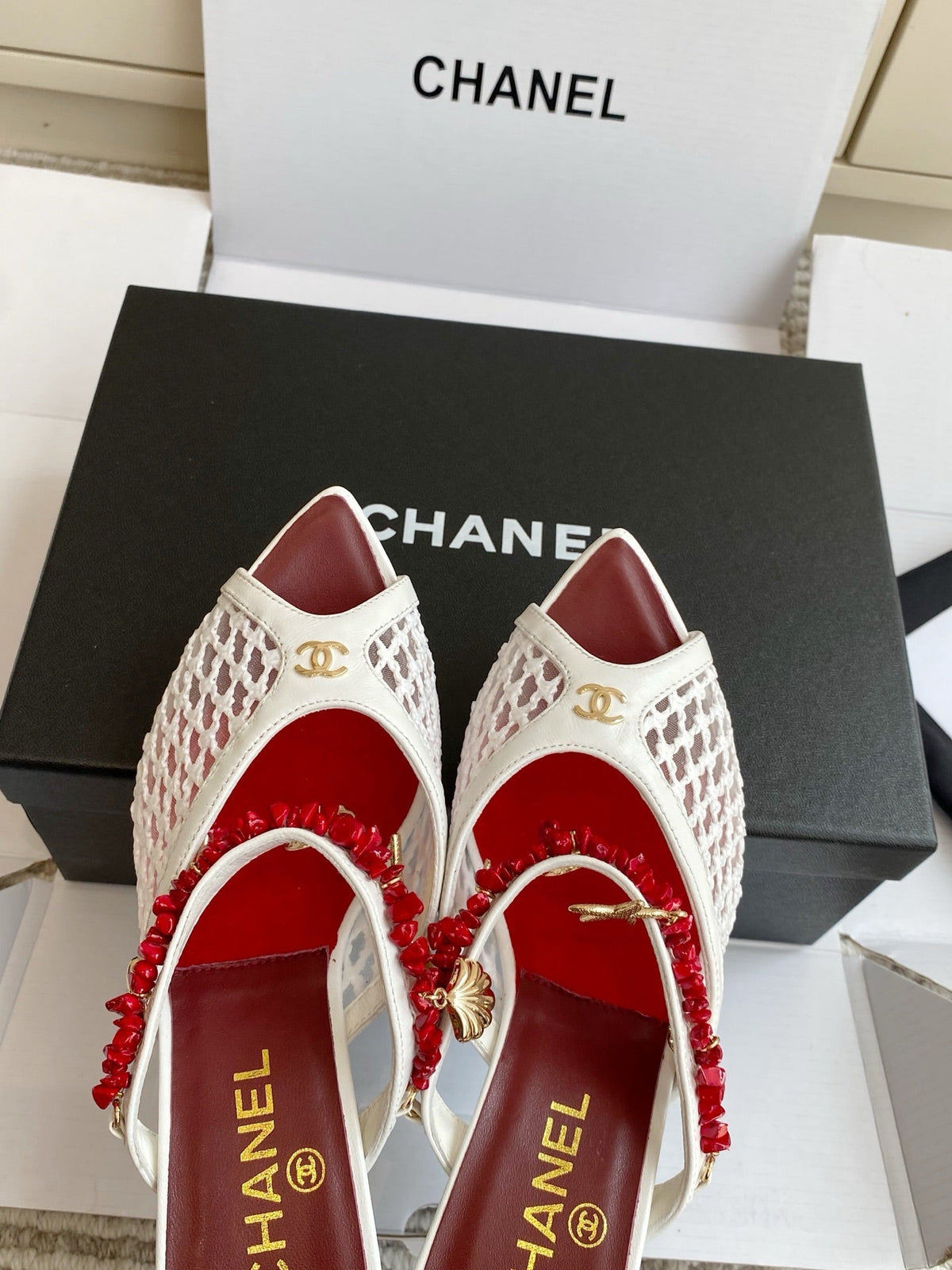 Pointed-toe peep-toe chunky-heeled sandals