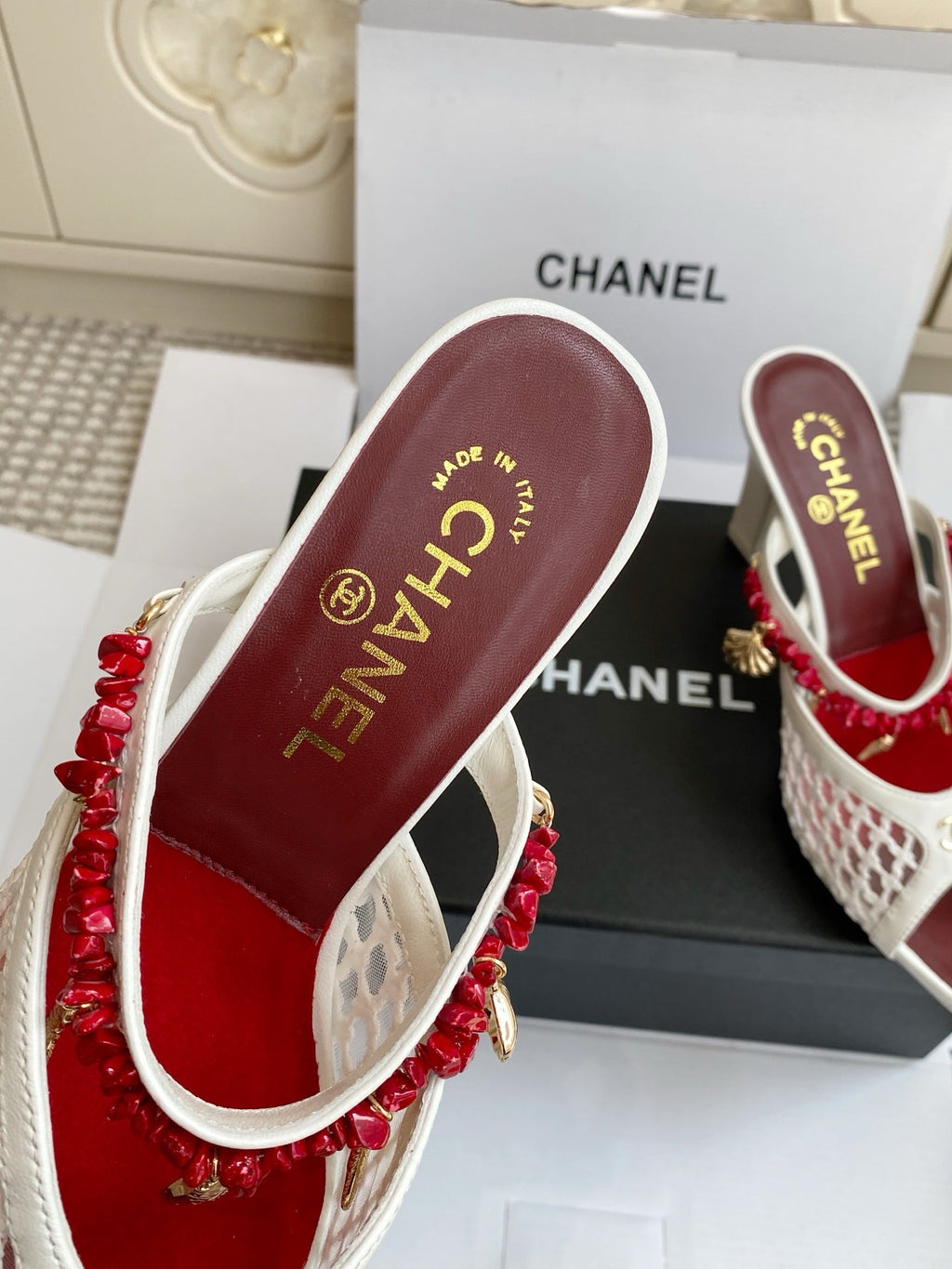 Pointed-toe peep-toe chunky-heeled sandals