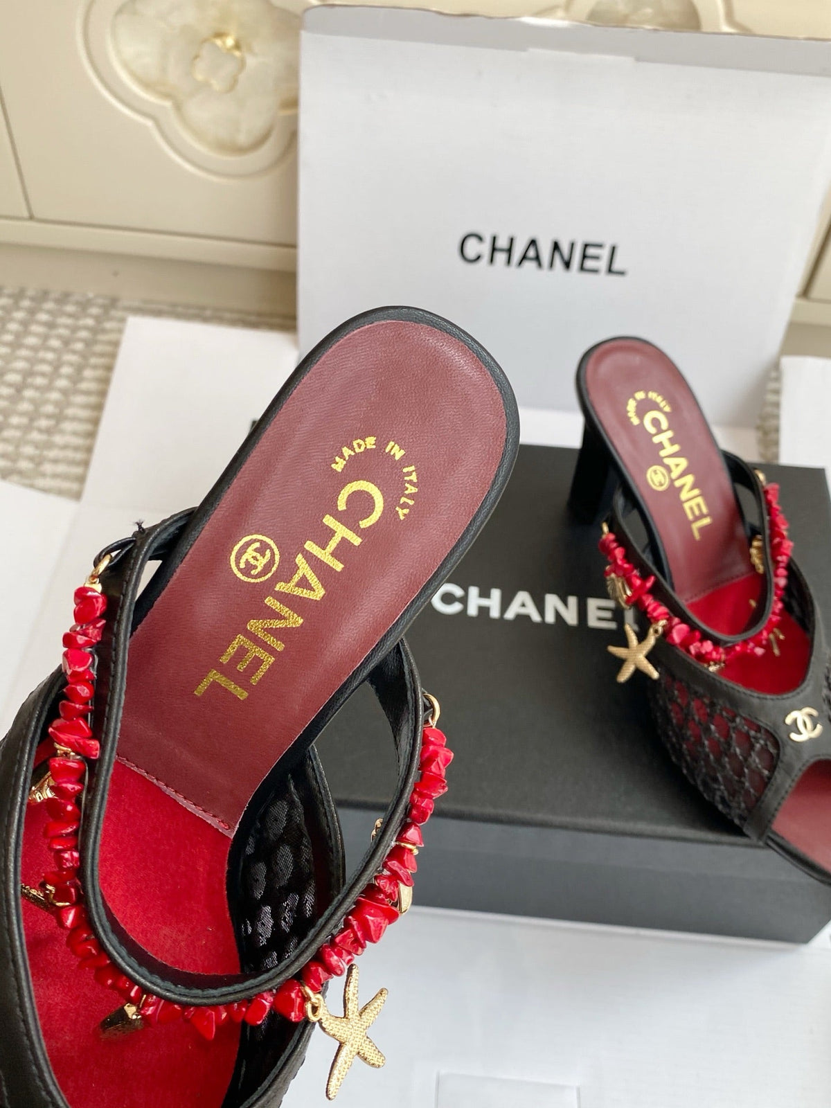 Pointed-toe peep-toe chunky-heeled sandals