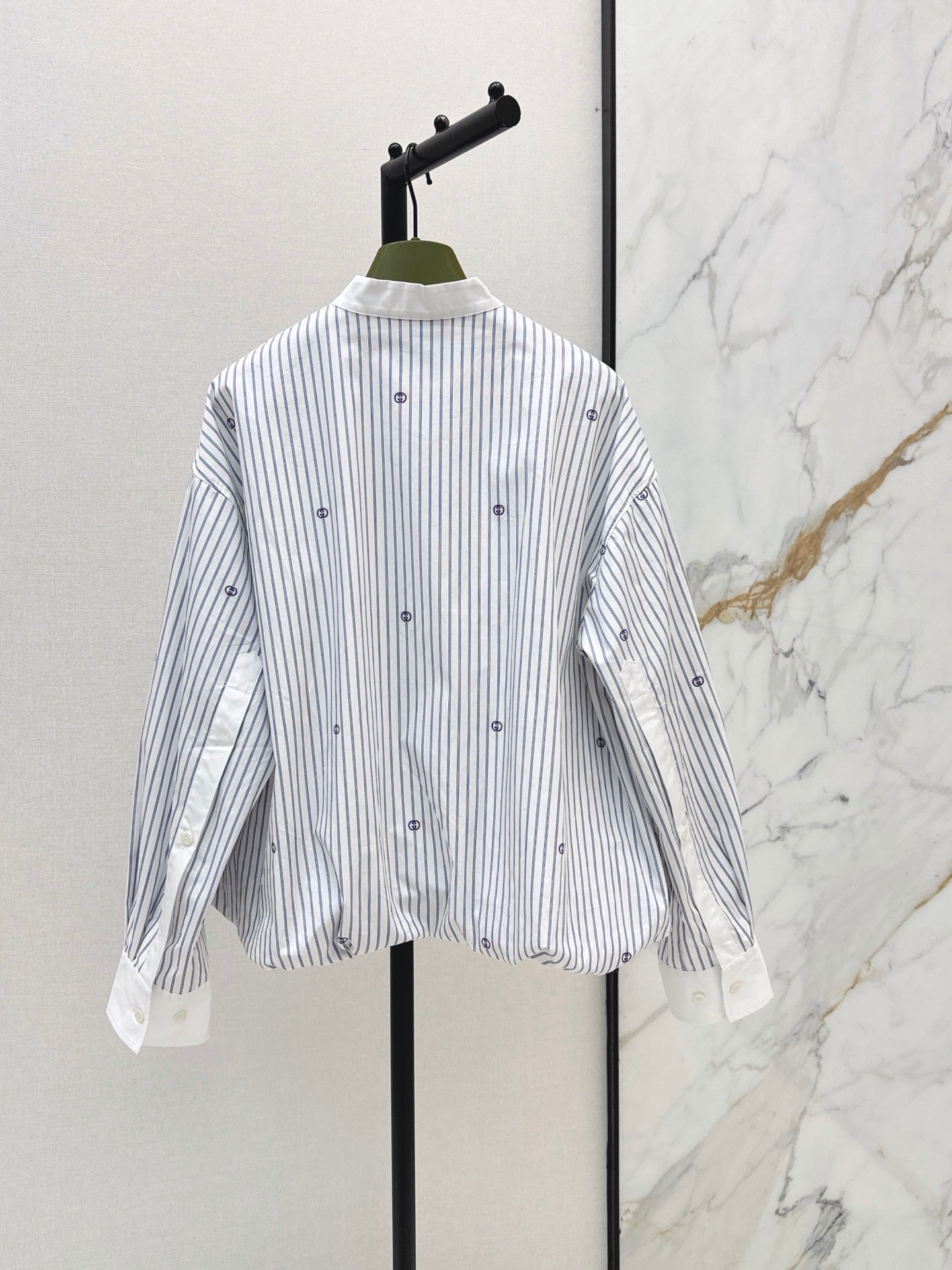 Gucci/Loose-fit striped shirt with a classic collar