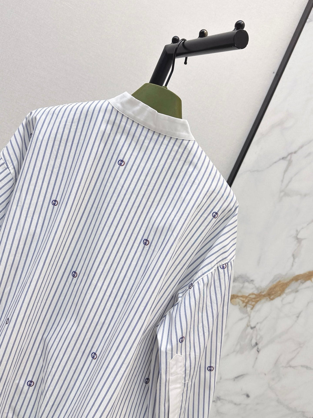 Gucci/Loose-fit striped shirt with a classic collar