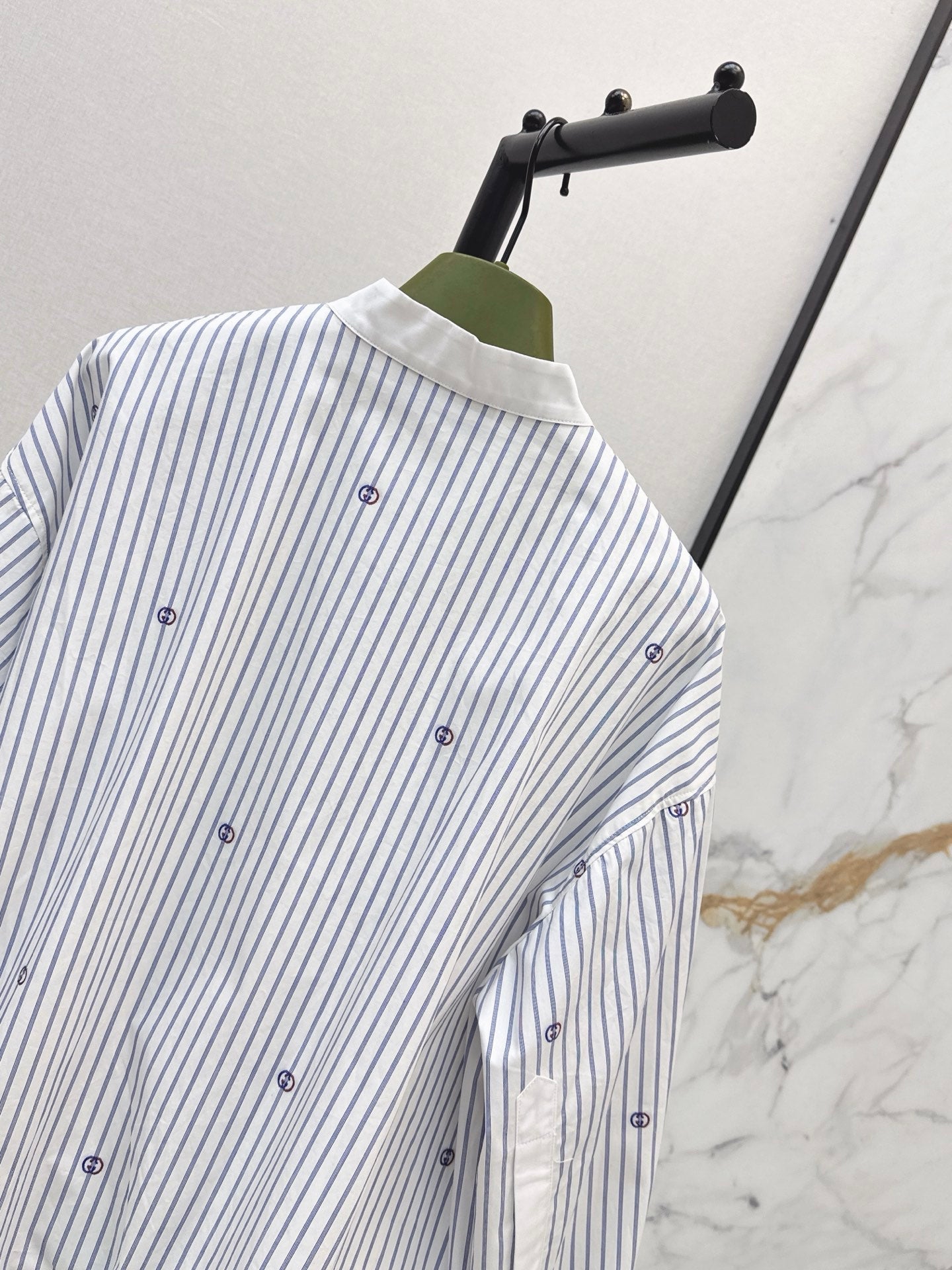 Gucci/Loose-fit striped shirt with a classic collar