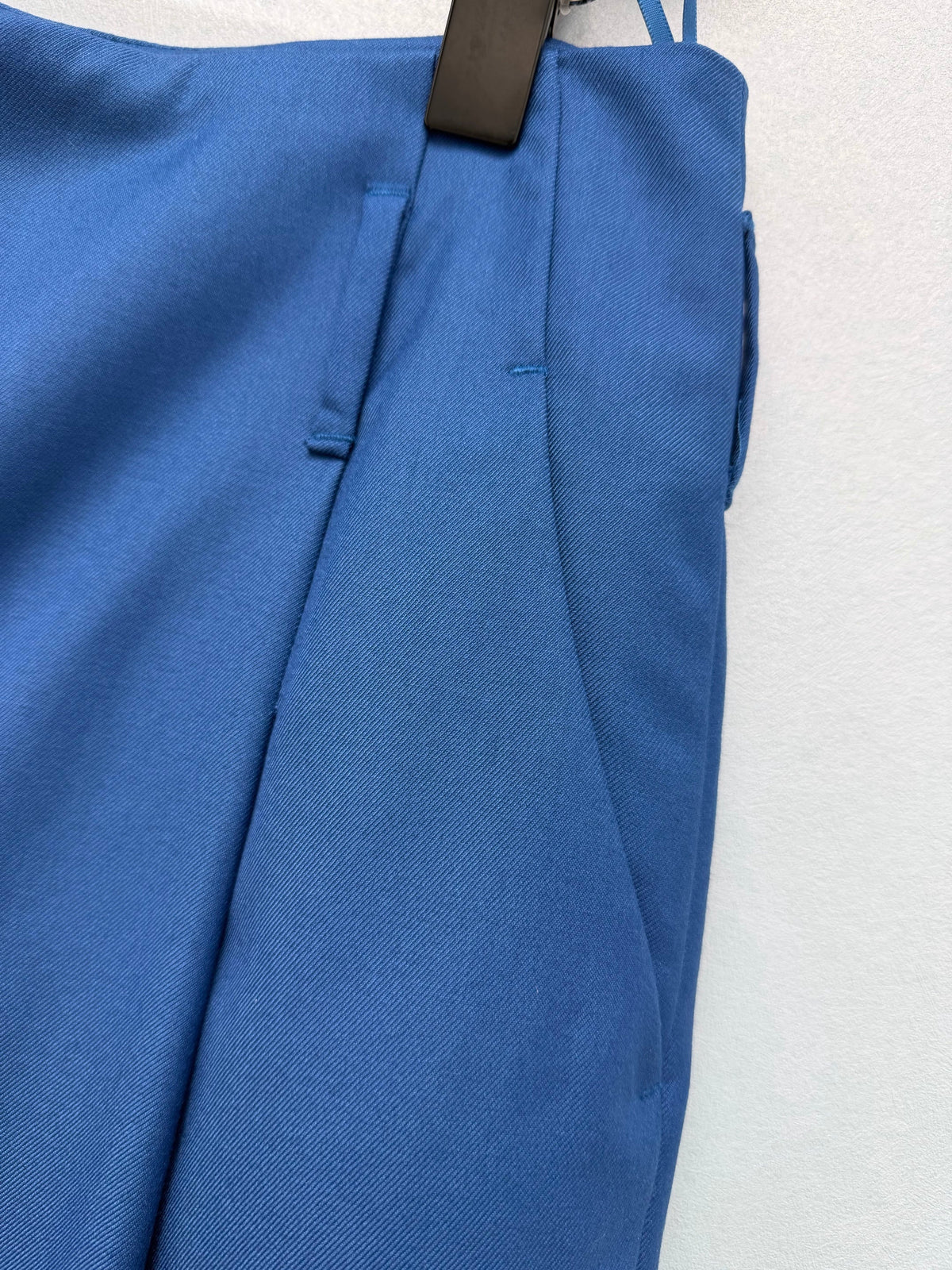 Chanel/High-Waisted Cropped Trousers with Cuffed Hems