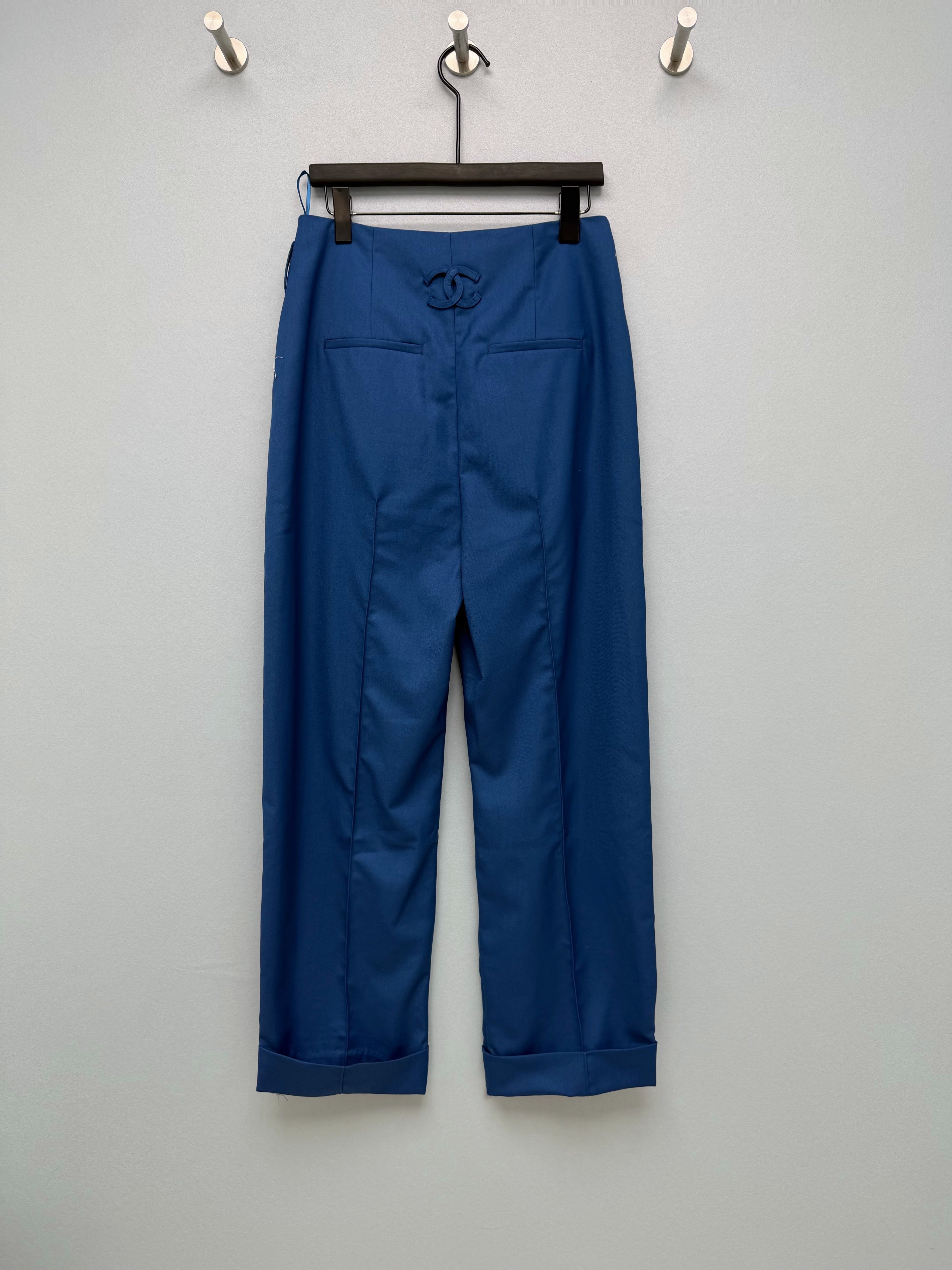 Chanel/High-Waisted Cropped Trousers with Cuffed Hems