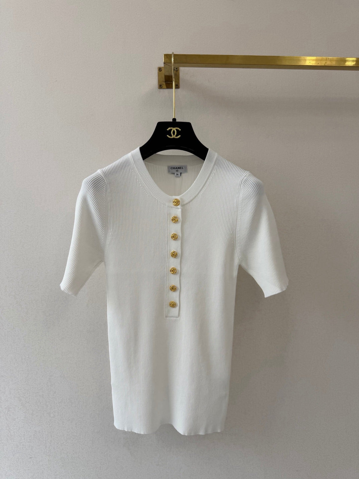 Chanel/partial-button-front top