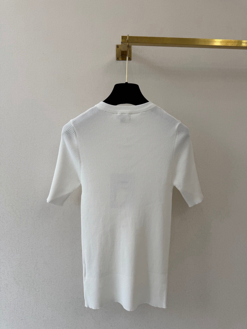 Chanel/partial-button-front top