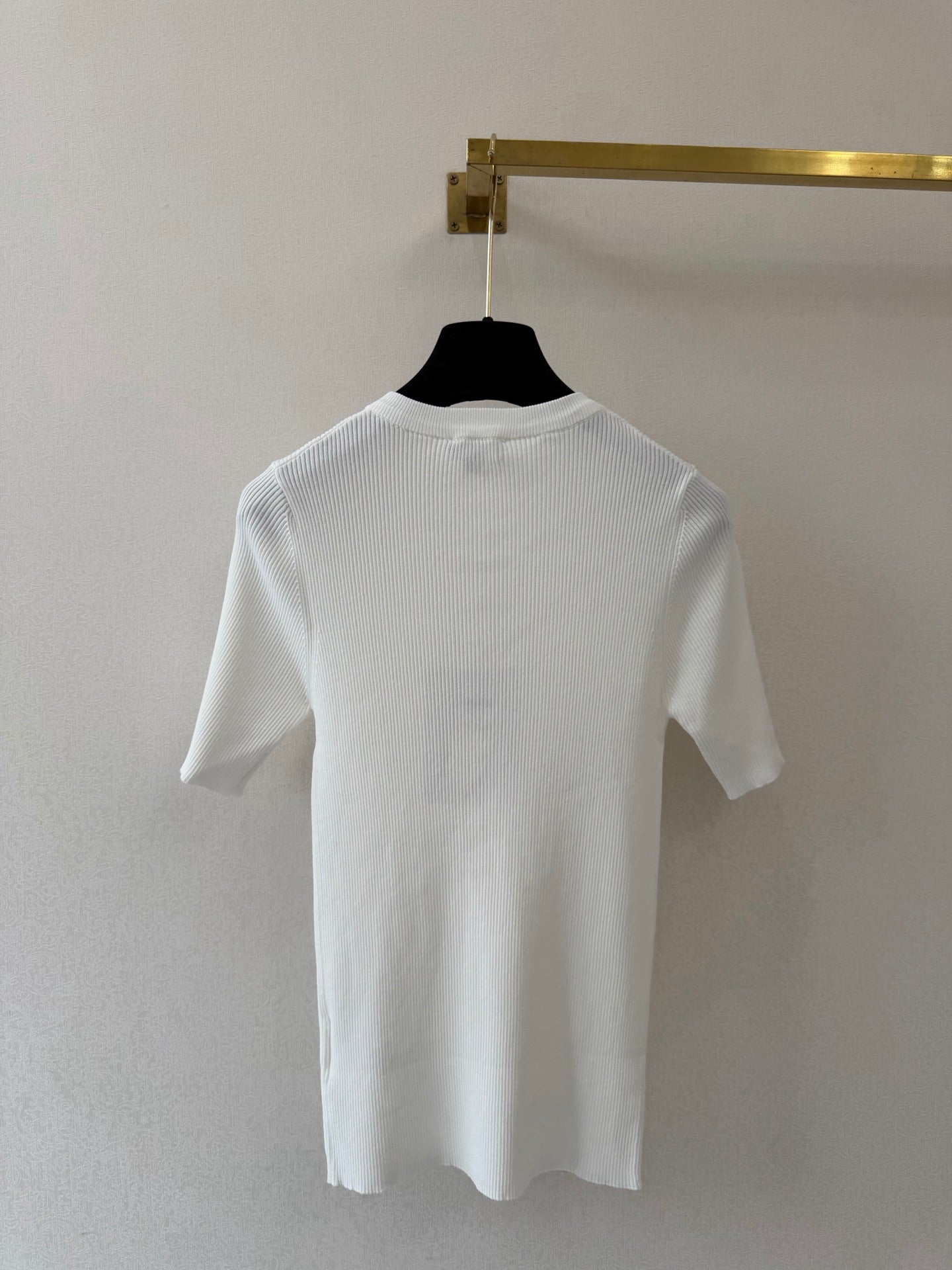 Chanel/partial-button-front top