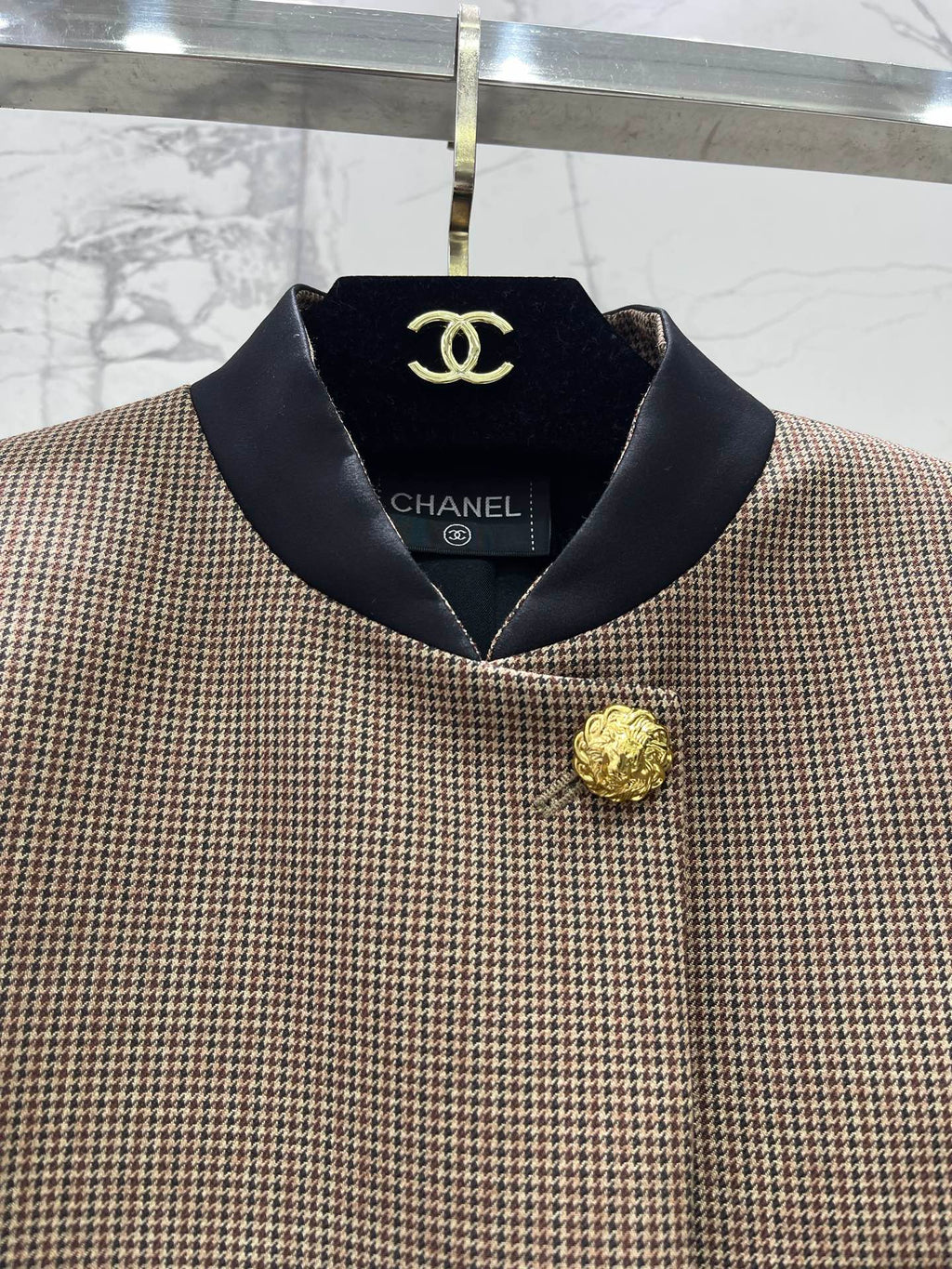 Chanel/Beige Half-Zip Knit Top