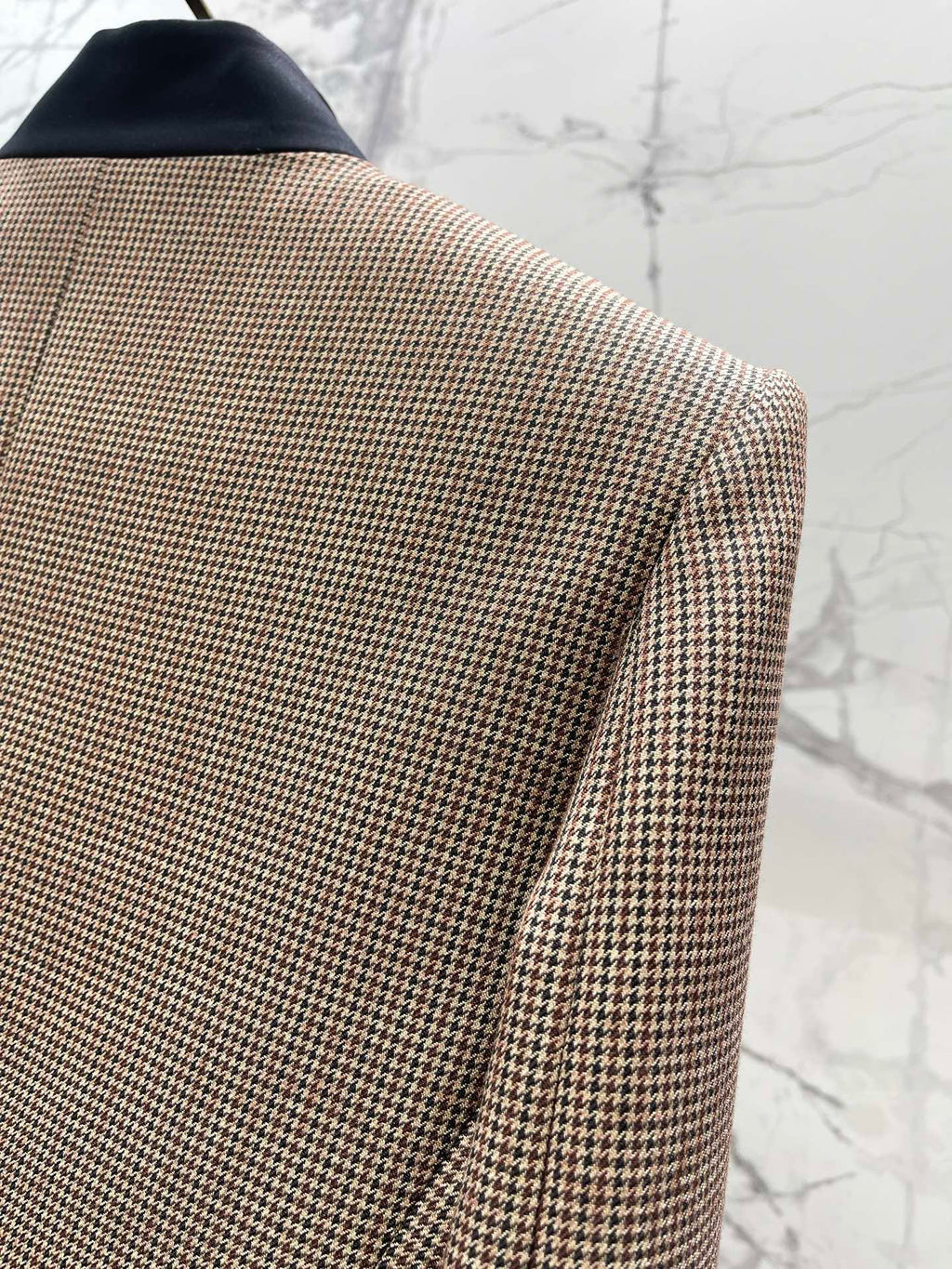 Chanel/Beige Half-Zip Knit Top