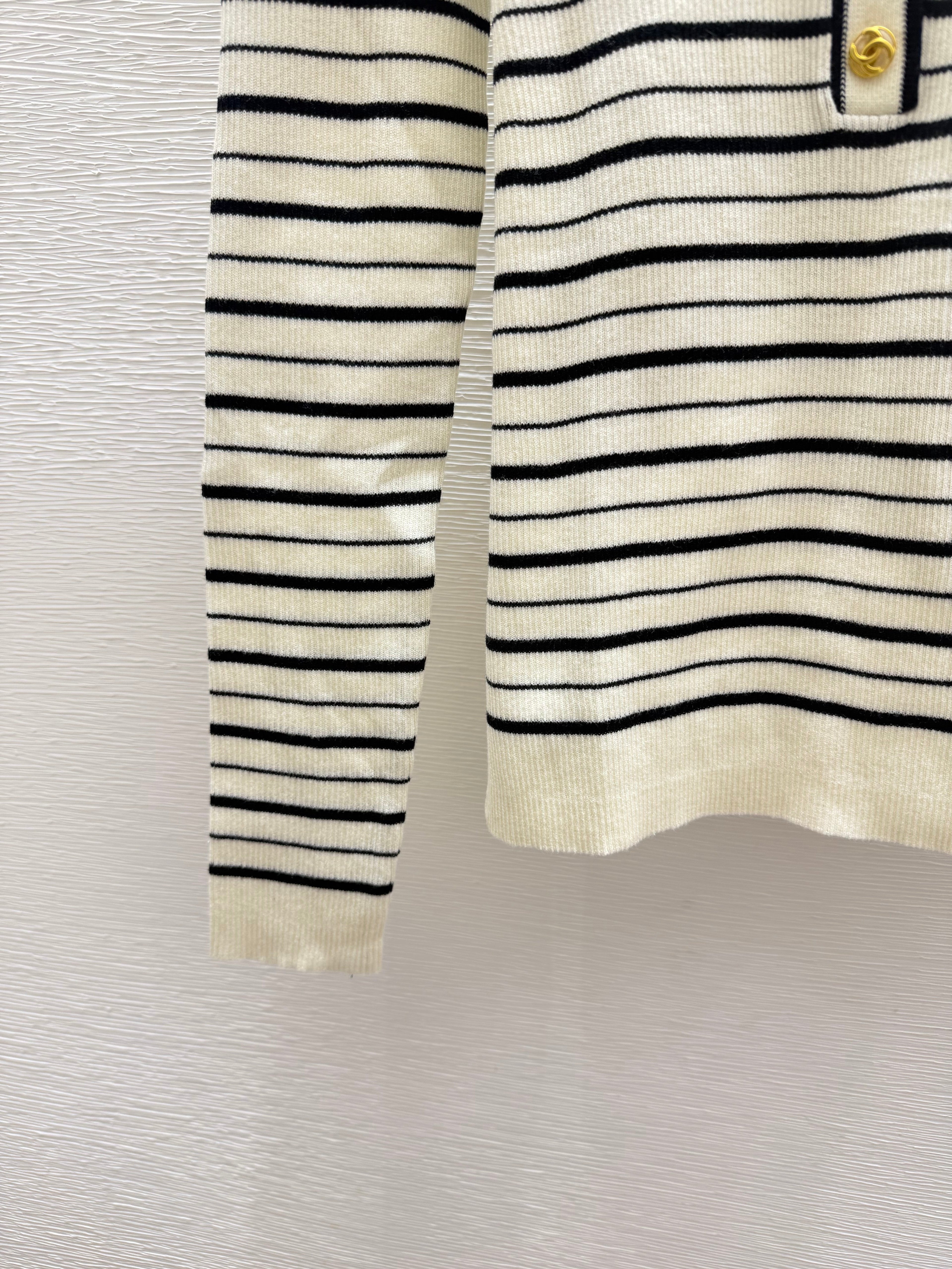 Chanel/Long-sleeve color-block striped knit top