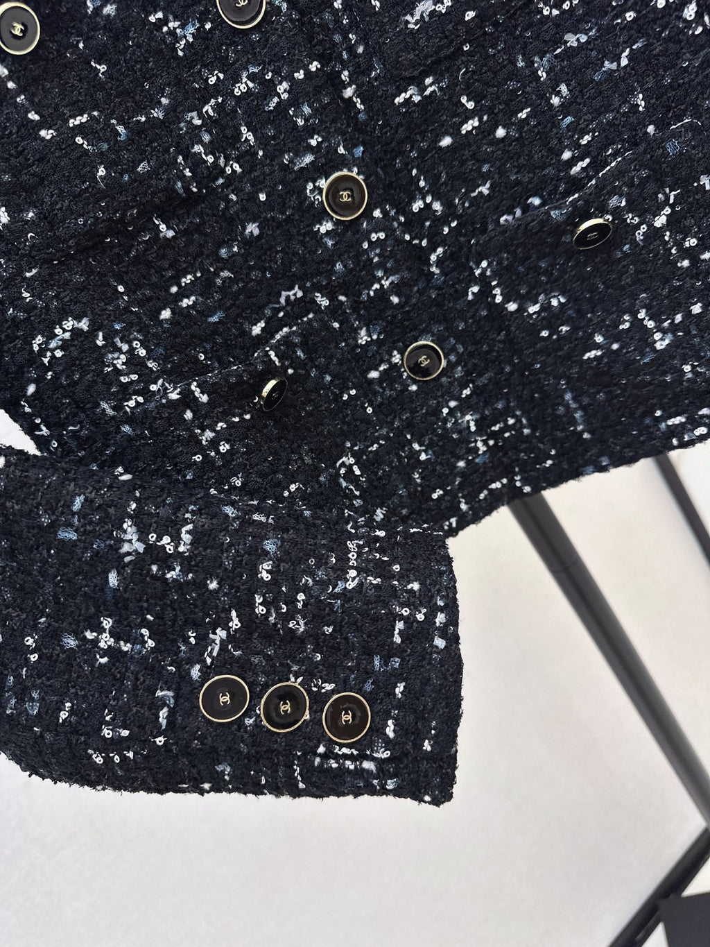 Chanel/Frayed-Edge Tweed Jacket