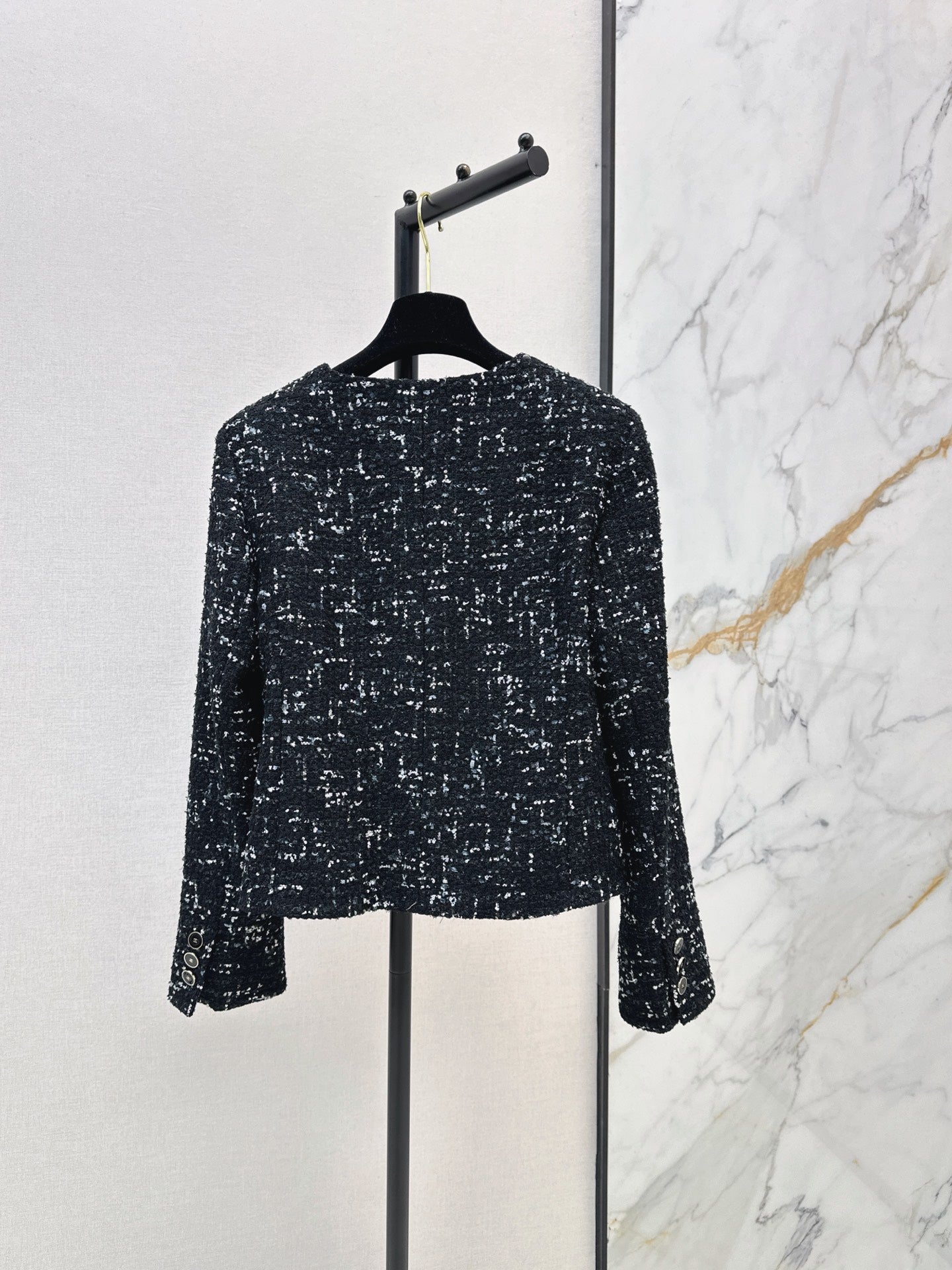 Chanel/Frayed-Edge Tweed Jacket